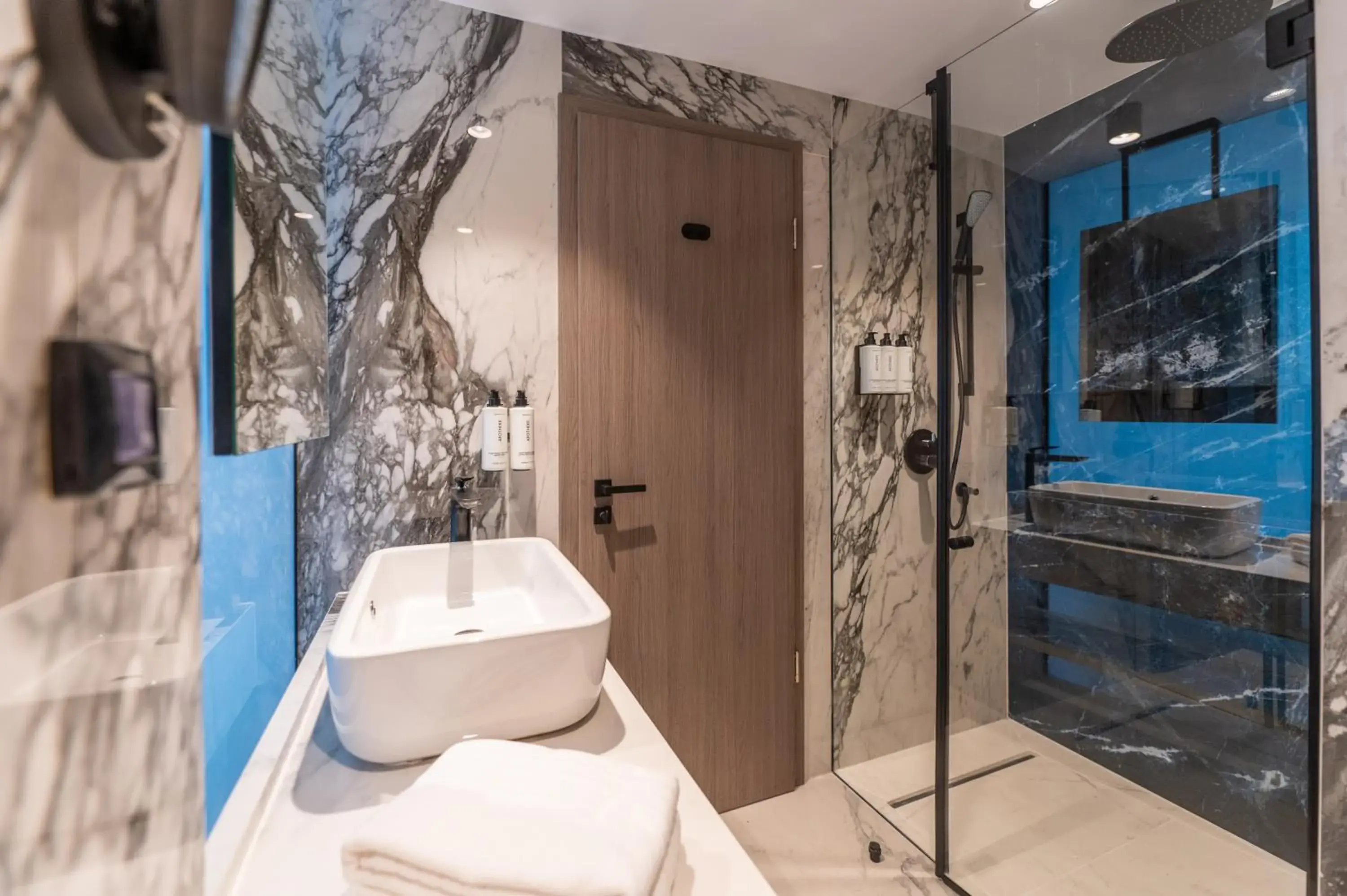 Standard King Room with Balcony and Lake View in Crowne Plaza Constanta - Mamaia Beach by IHG Standard King Room with Balcony and Lake View in Crowne Plaza Constanta - Mamaia Beach by IHG