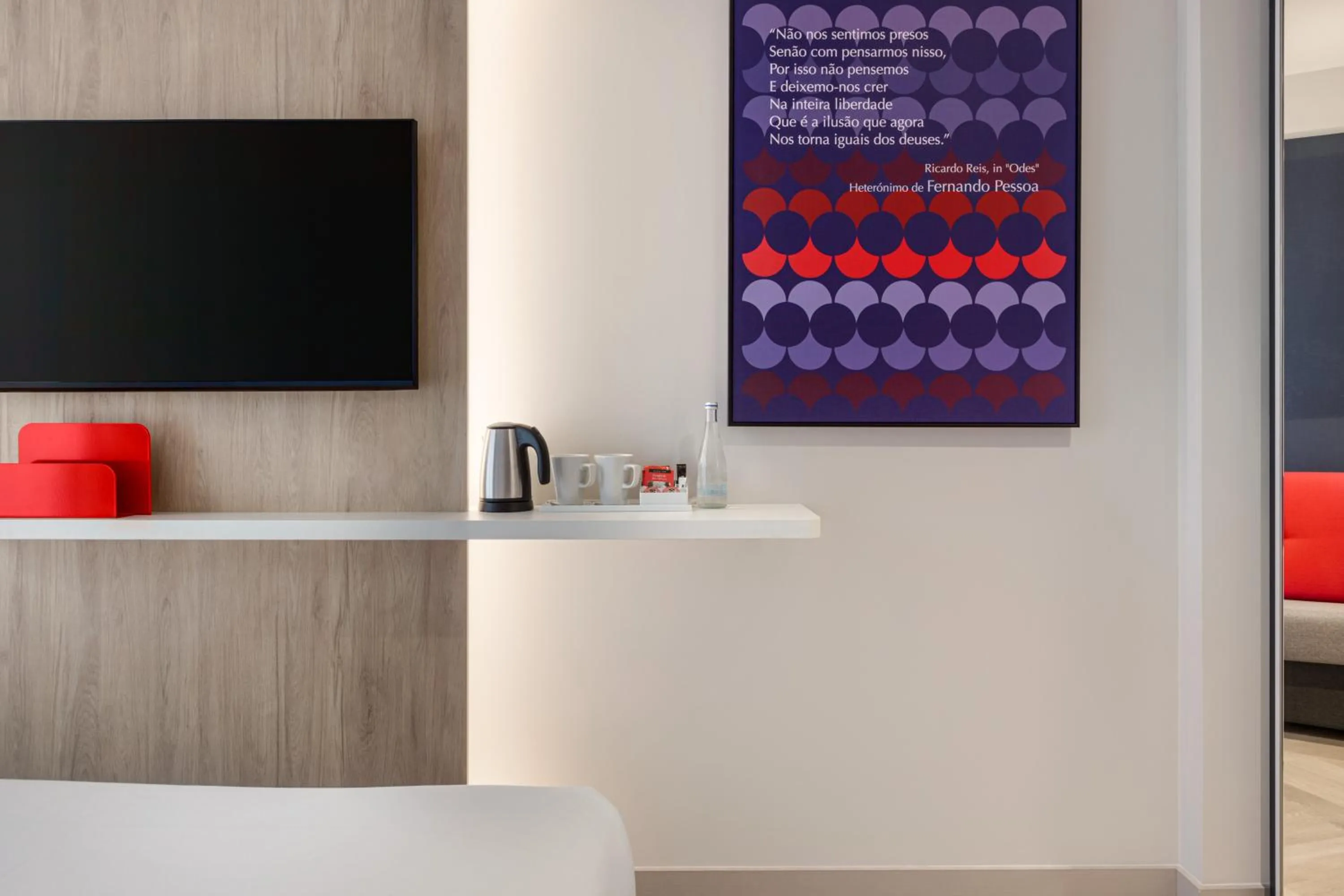 Coffee/tea facilities in Holiday Inn Express Porto - Boavista by IHG