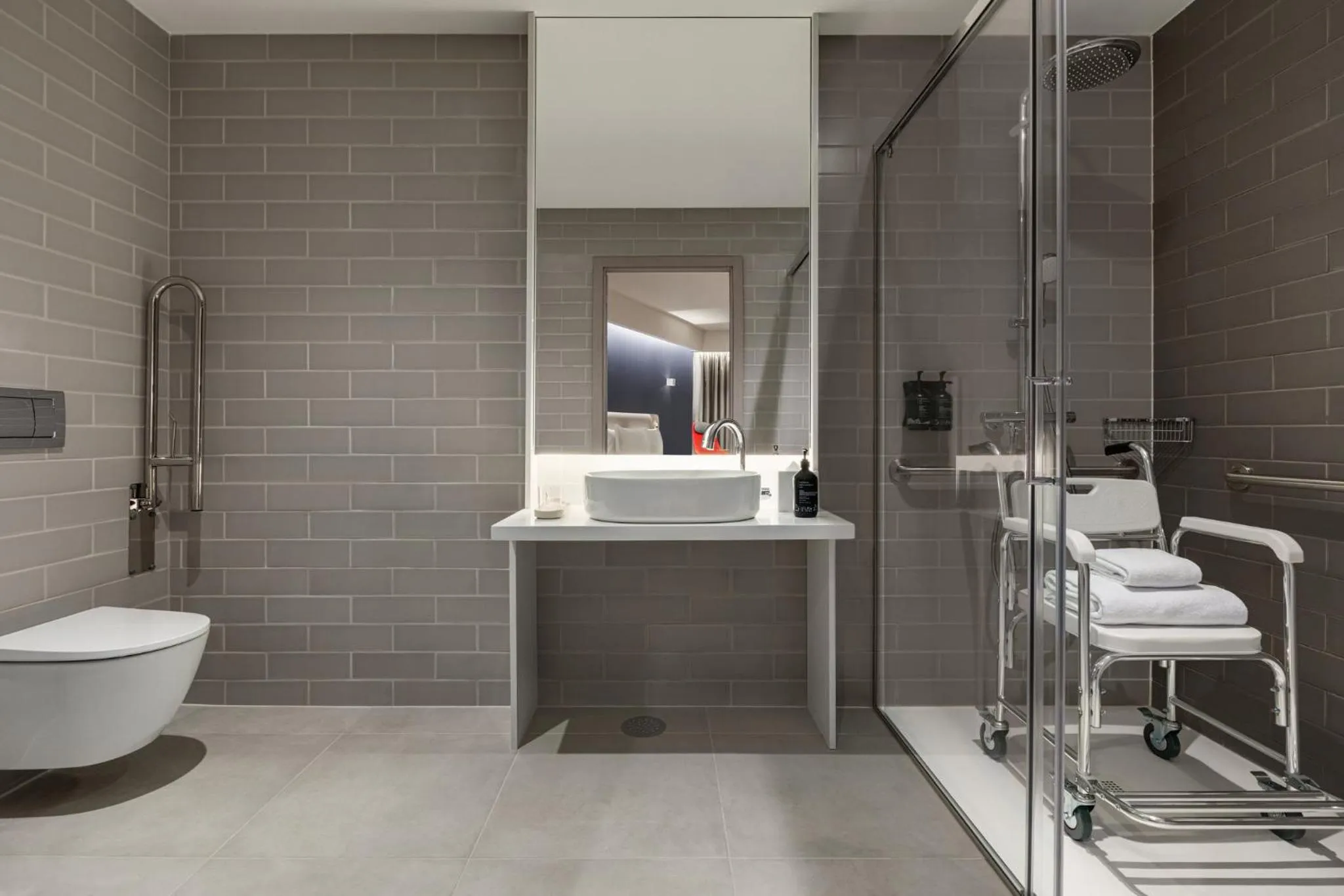 Bathroom in Holiday Inn Express Porto - Boavista by IHG