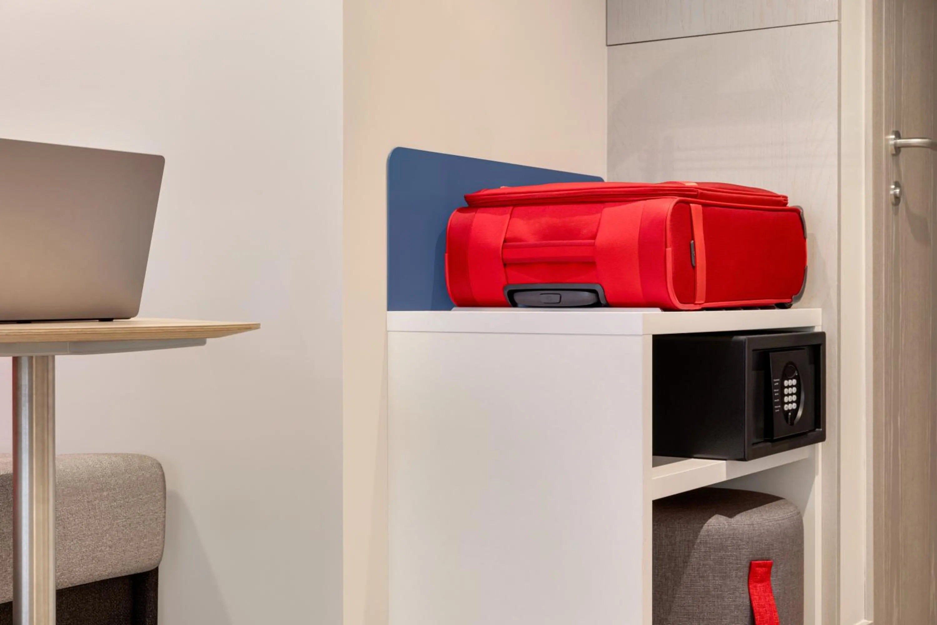 Decorative detail in Holiday Inn Express Porto - Boavista by IHG