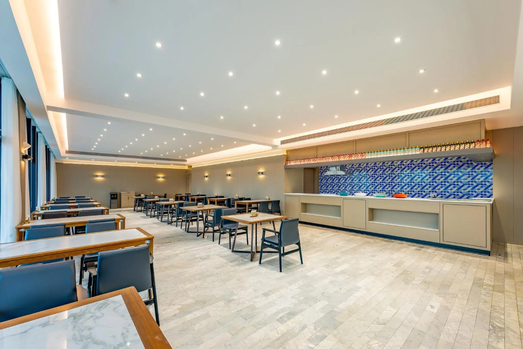 Restaurant/Places to Eat in Holiday Inn Express Zhuhai Guishan Island, an IHG Hotel
