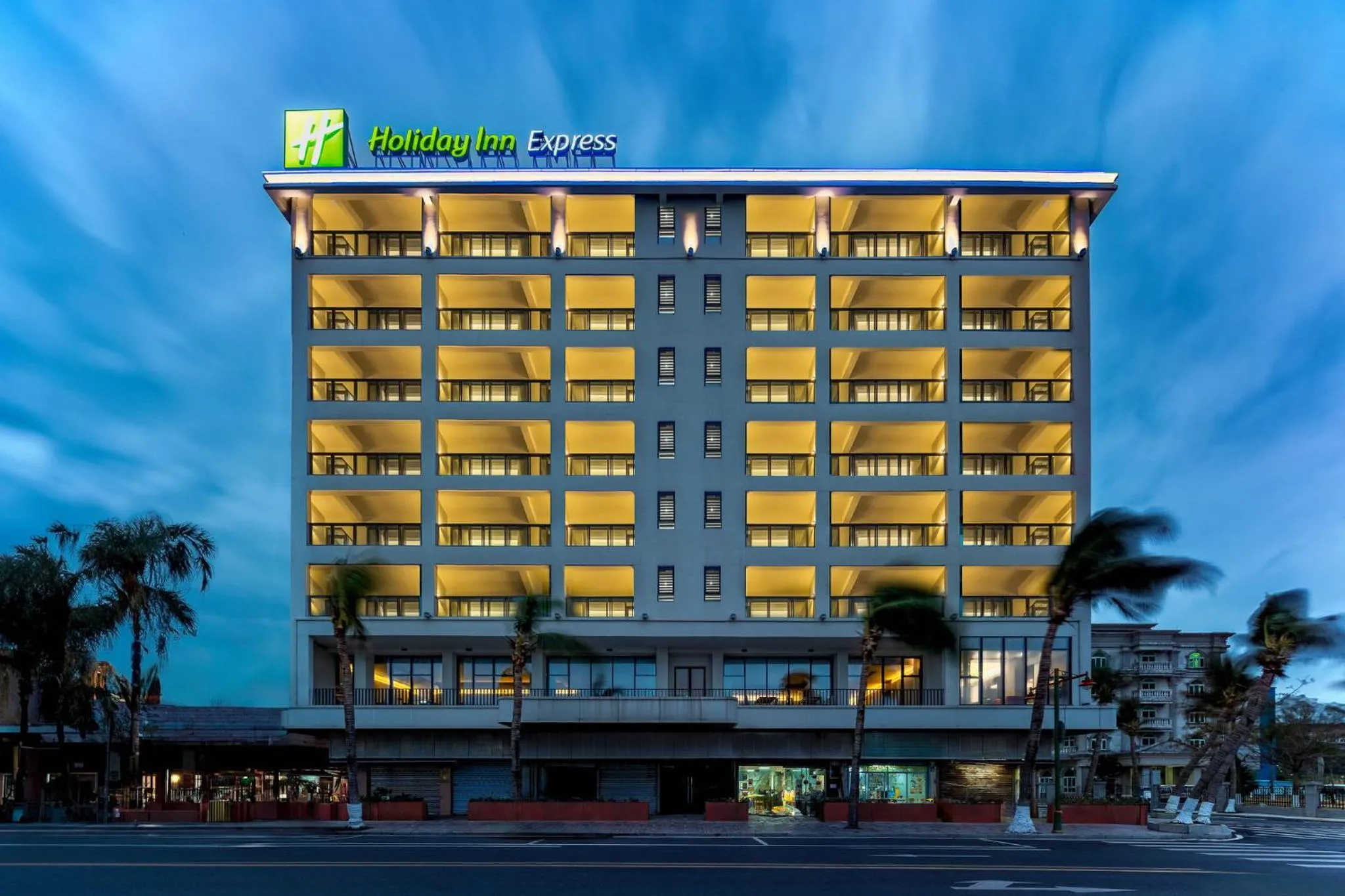Property Building in Holiday Inn Express Zhuhai Guishan Island, an IHG Hotel