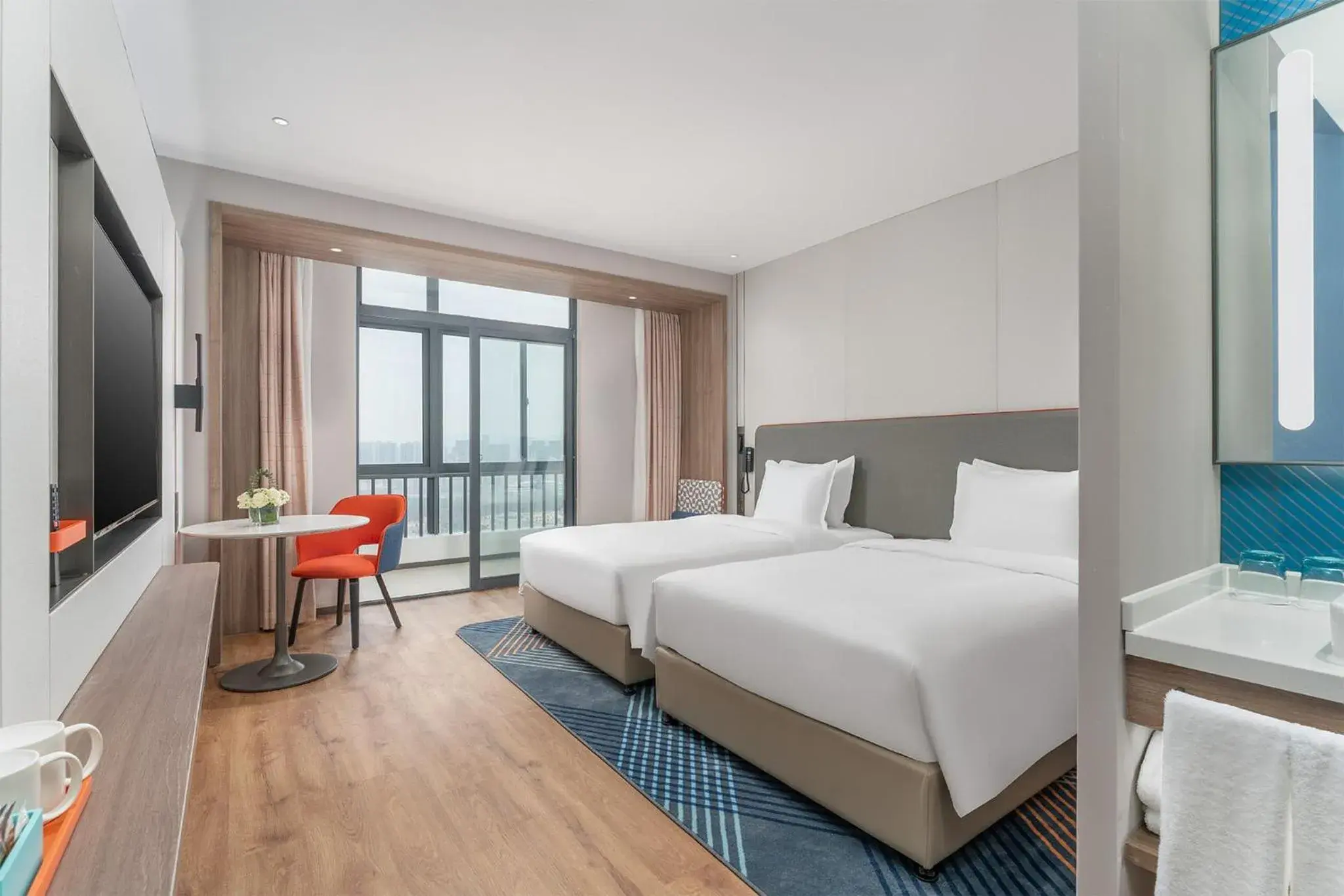Standard Double Room with Balcony in Holiday Inn Express Xiamen Jimei New Town by IHG Standard Double Room with Balcony in Holiday Inn Express Xiamen Jimei New Town by IHG