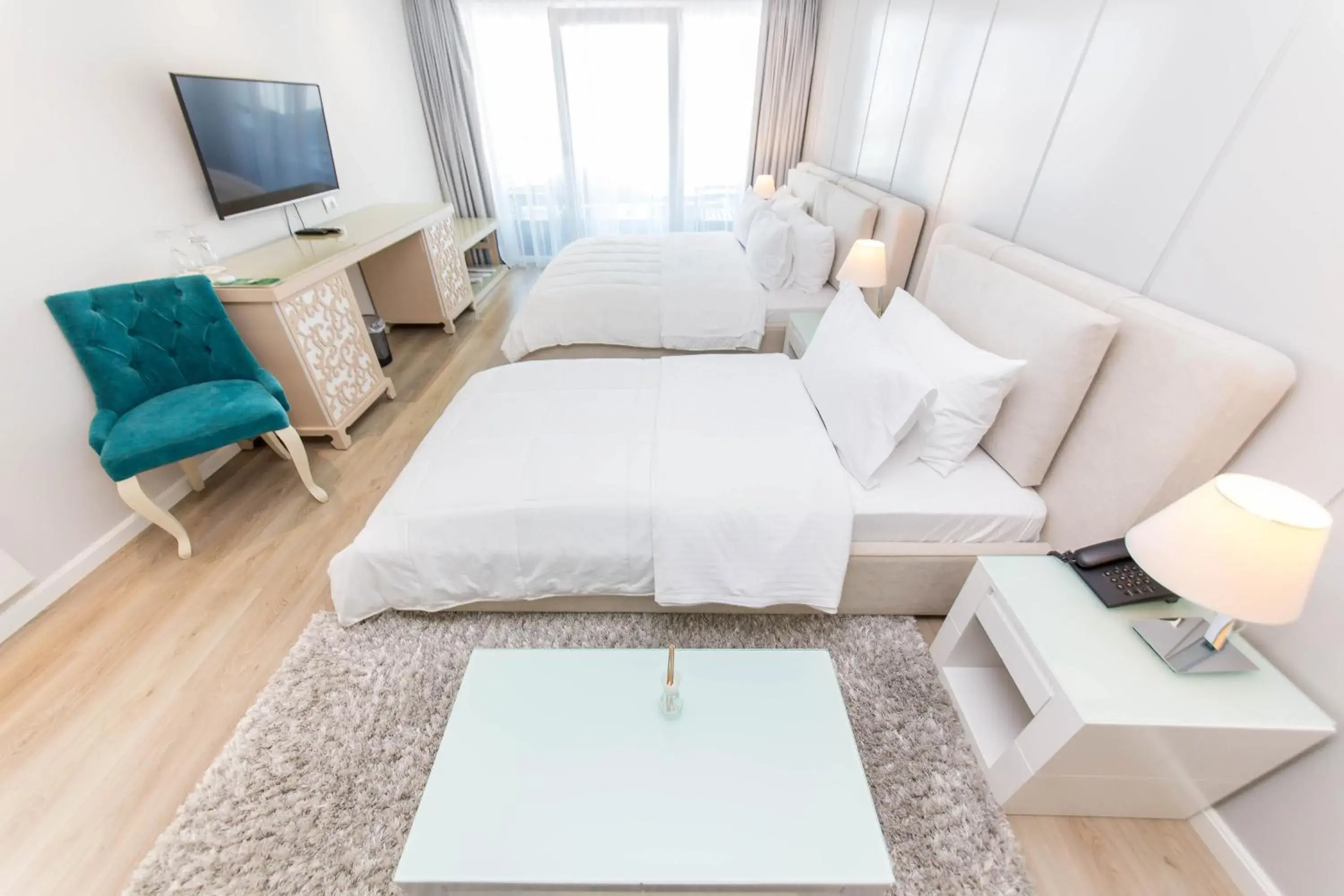 Triple Room with Balcony in Demi Hotel Triple Room with Balcony in Demi Hotel