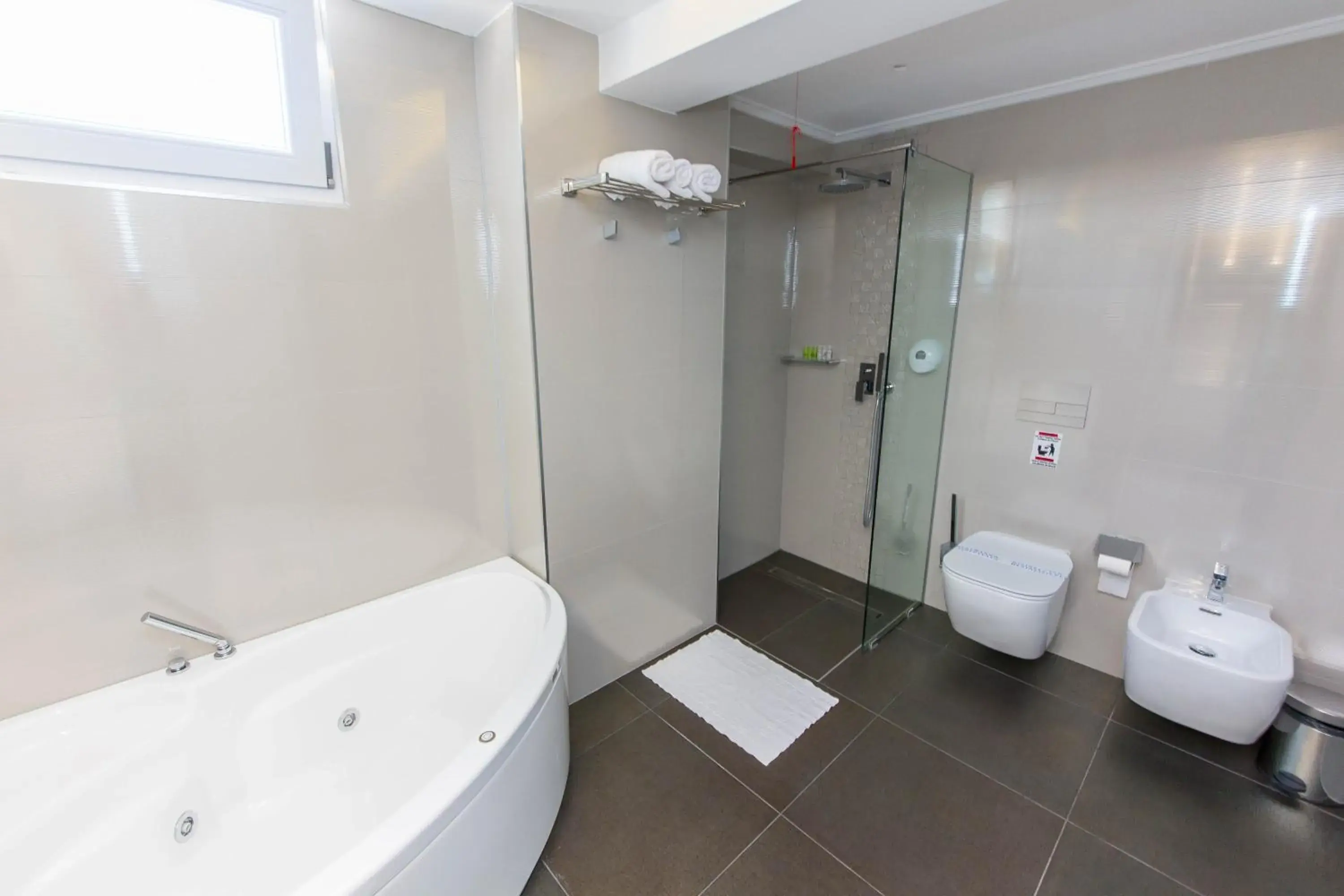 Deluxe Suite in Demi Hotel Deluxe Suite in Demi Hotel