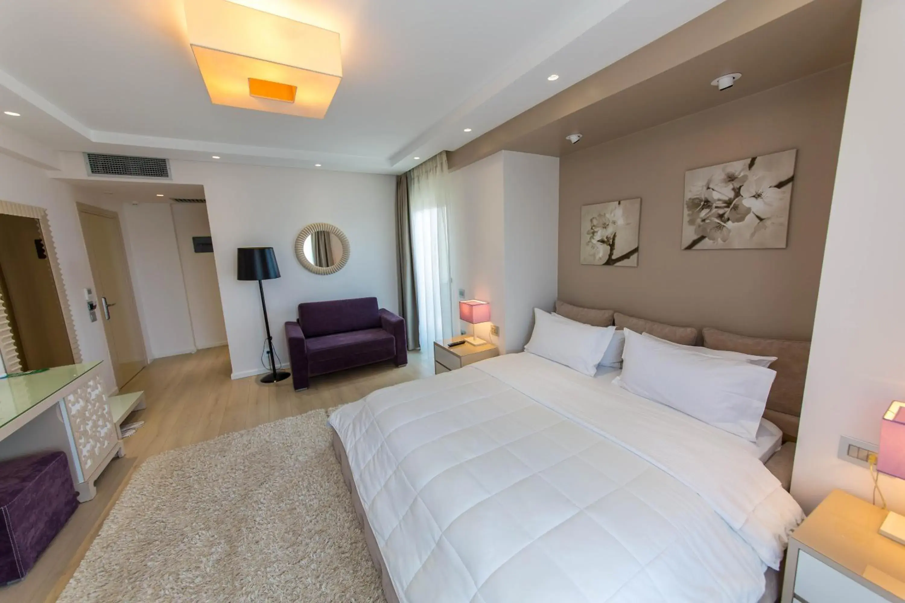 Double Room with Balcony in Demi Hotel Double Room with Balcony in Demi Hotel