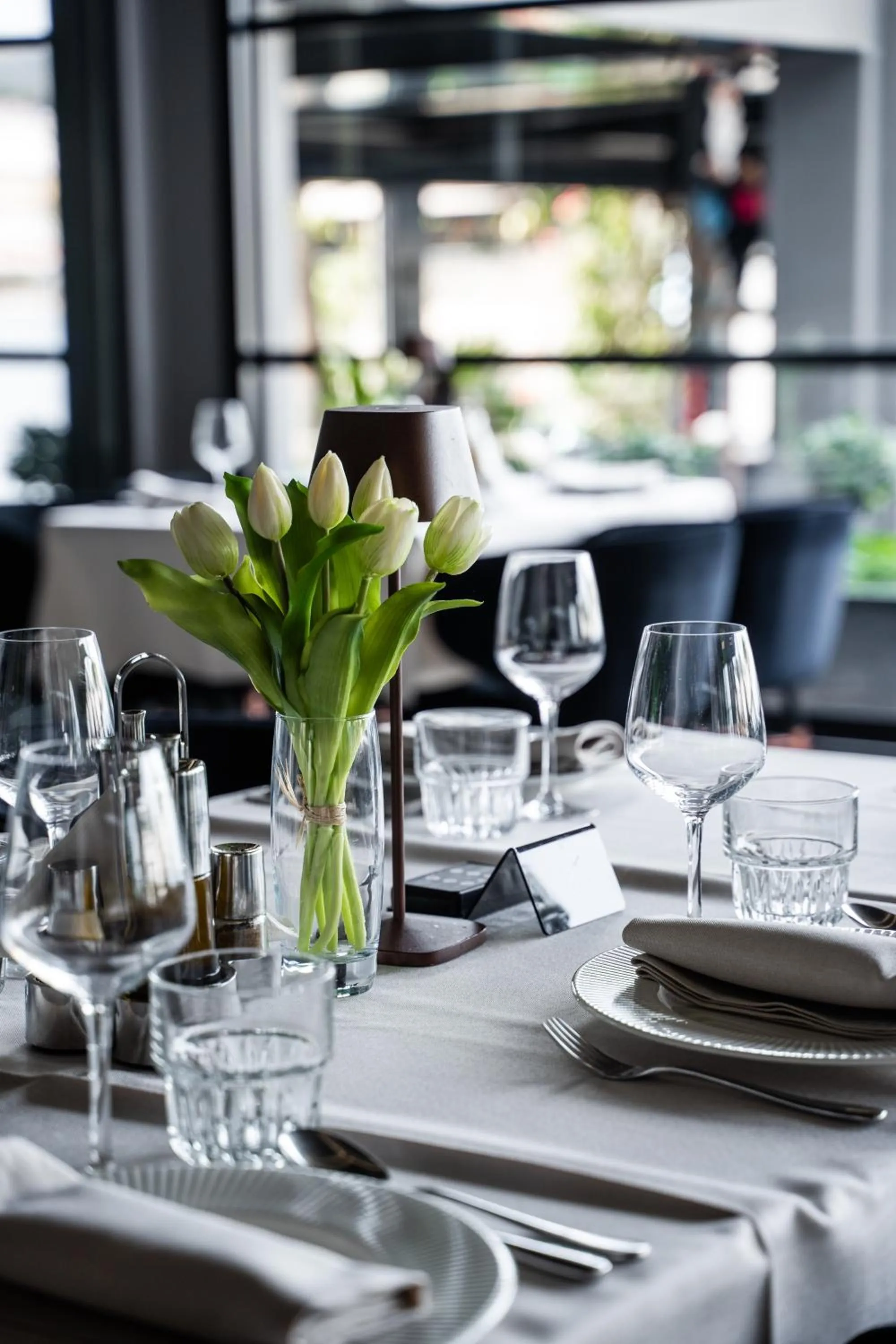 Restaurant/places to eat in Demi Hotel