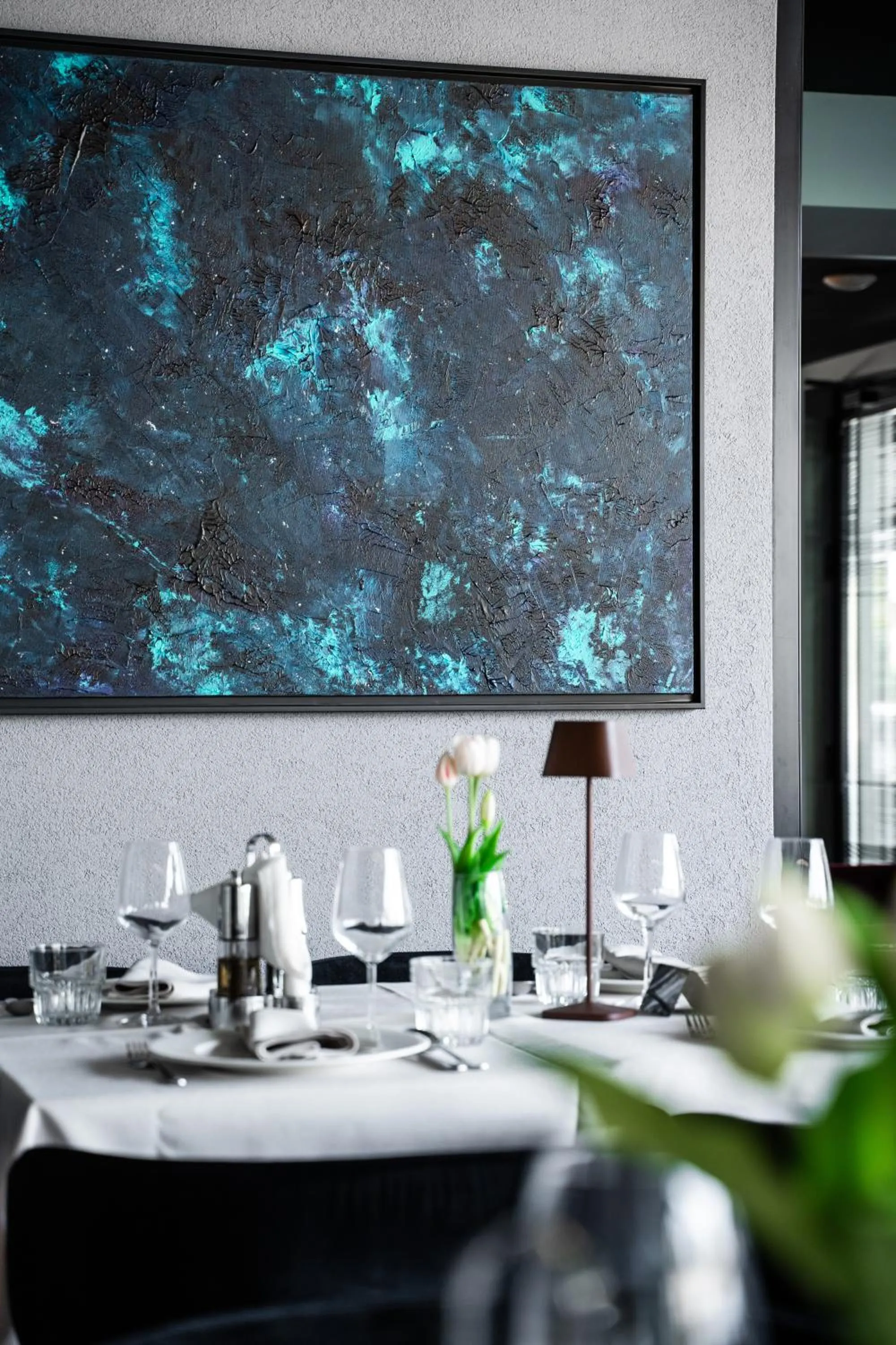 Restaurant/places to eat in Demi Hotel