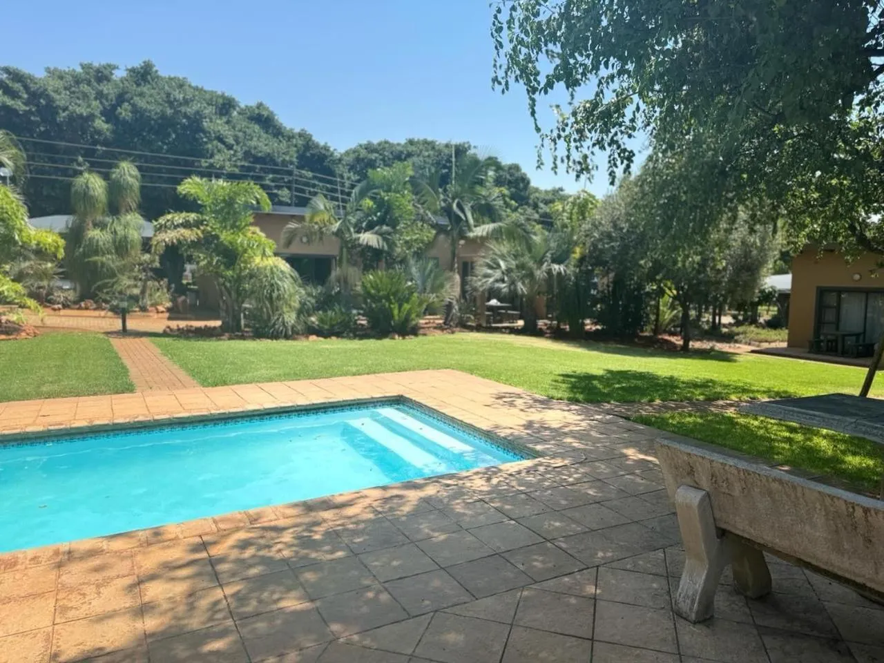 Property building in Manor Hills Guest Lodge