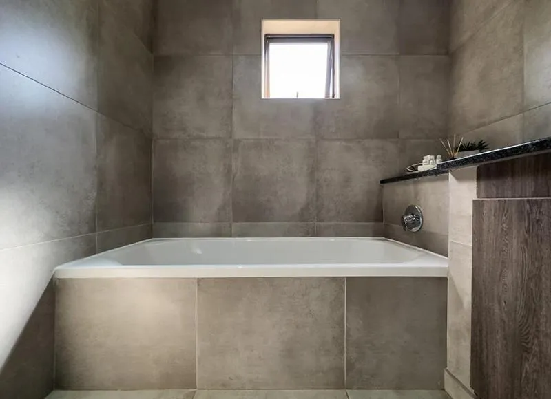 Bathroom in Manor Hills Guest Lodge