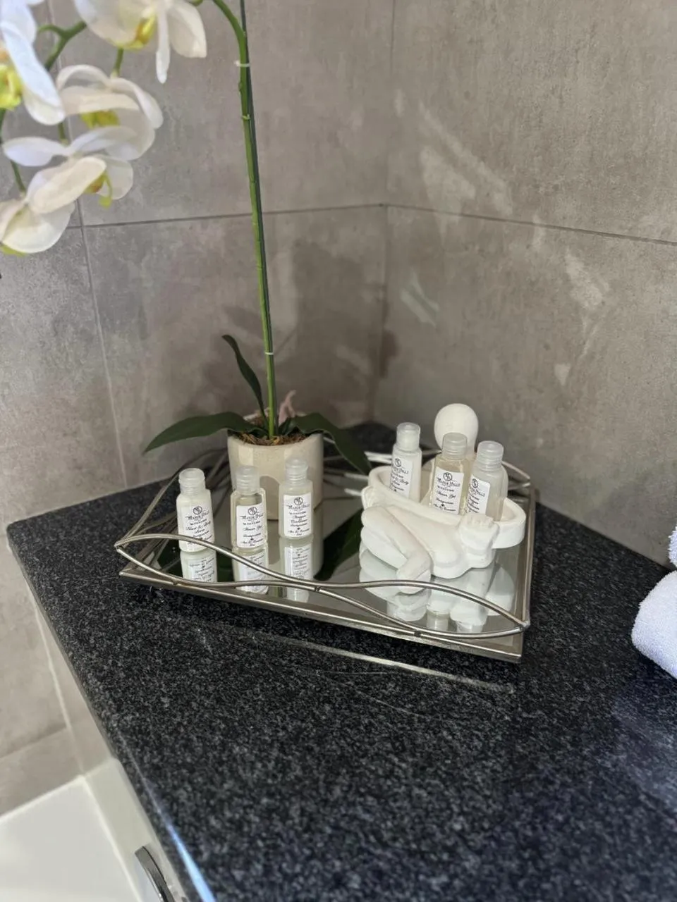 Property building in Manor Hills Guest Lodge