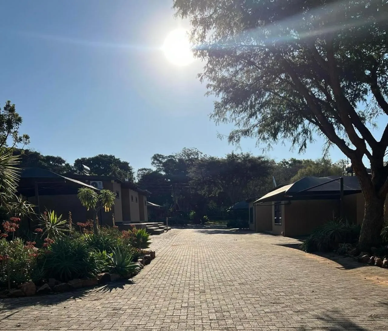 Property building in Manor Hills Guest Lodge