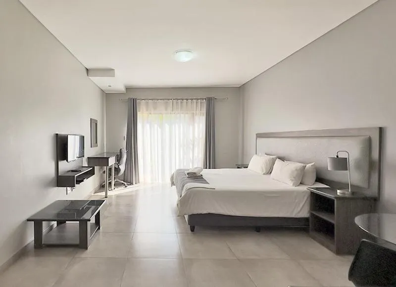 Bed in Manor Hills Guest Lodge