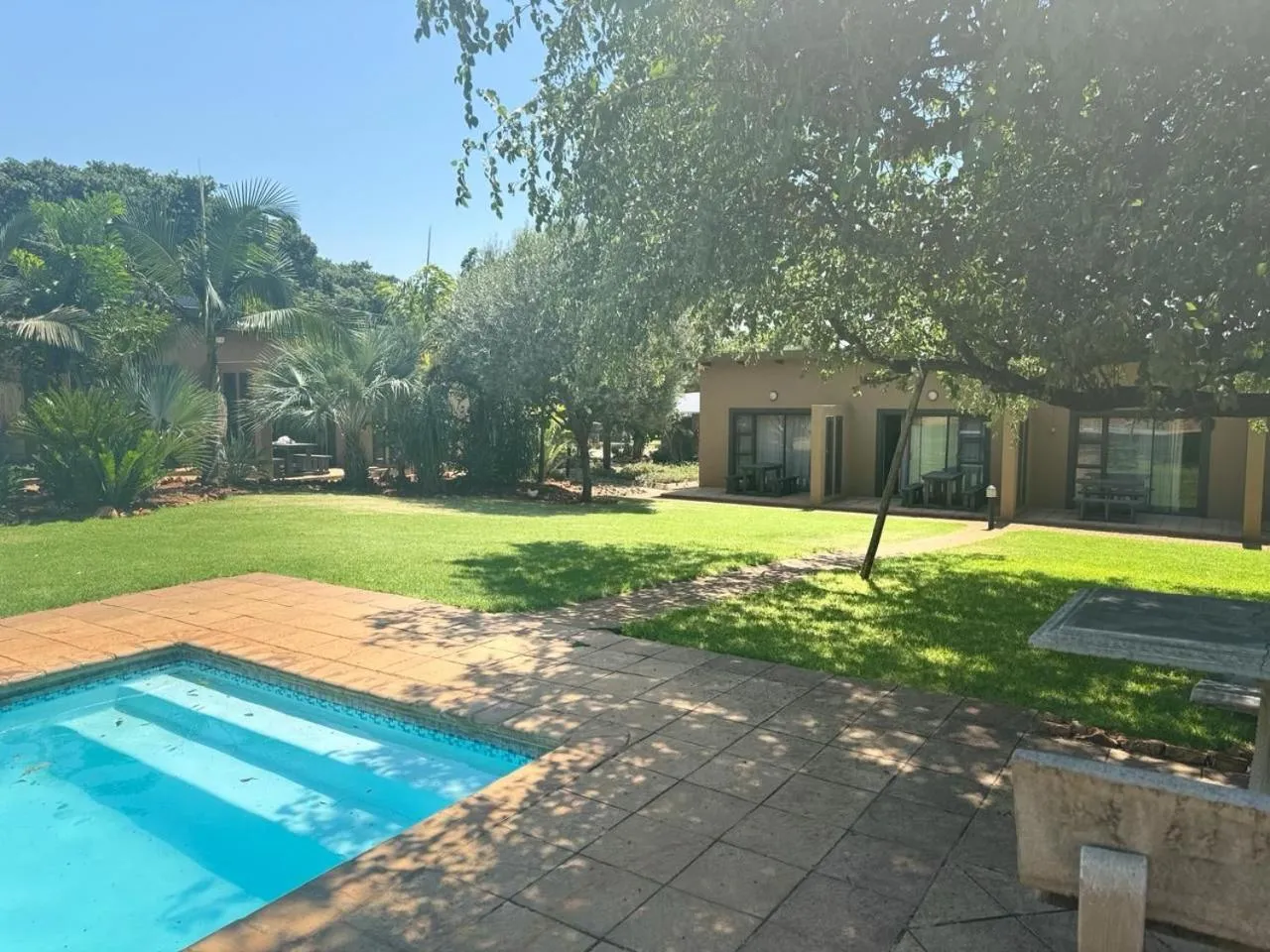 Property building in Manor Hills Guest Lodge