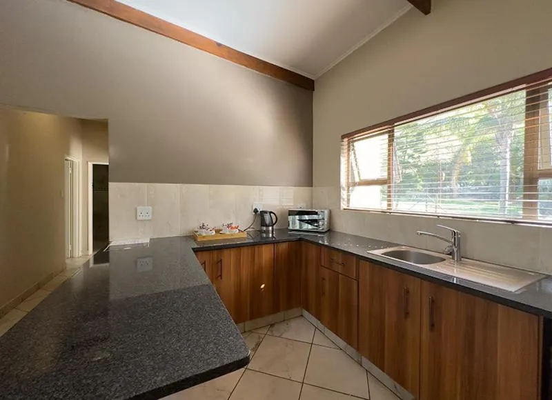 Property building in Manor Hills Guest Lodge