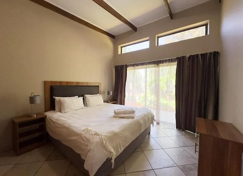 Bedroom, Bed in Manor Hills Guest Lodge