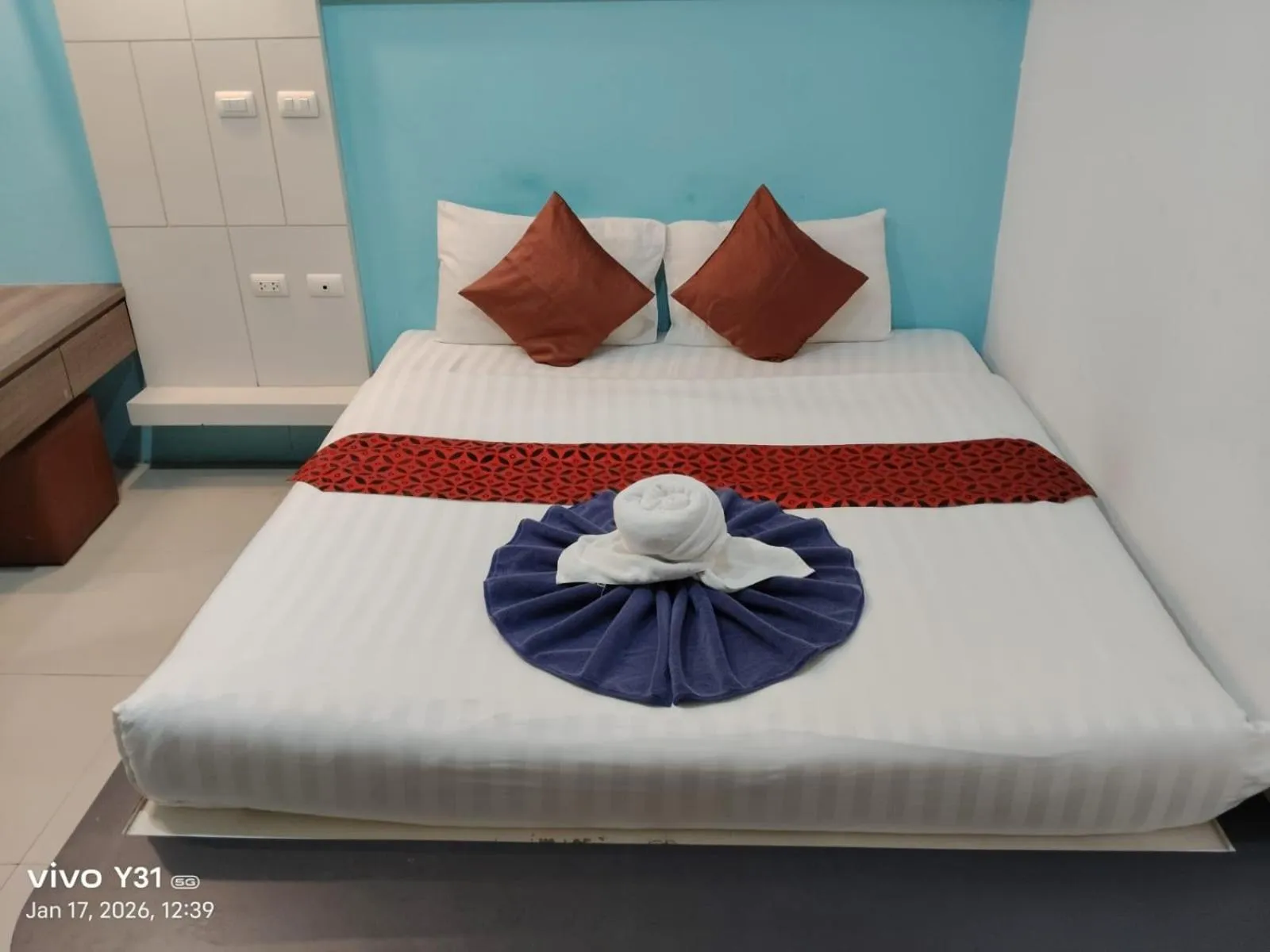 Bed in Hotel The Journey Patong New