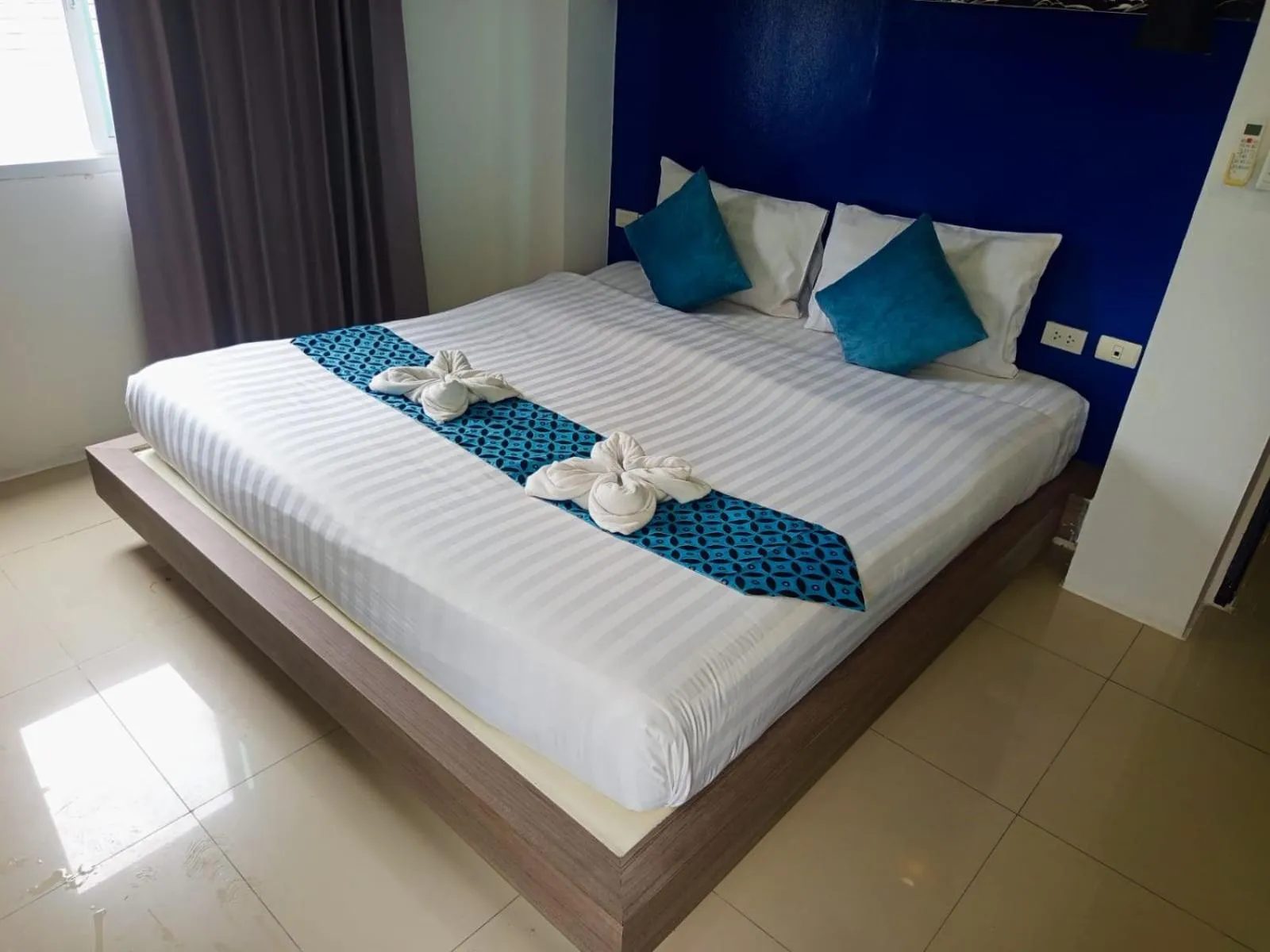 Bed in Hotel The Journey Patong New