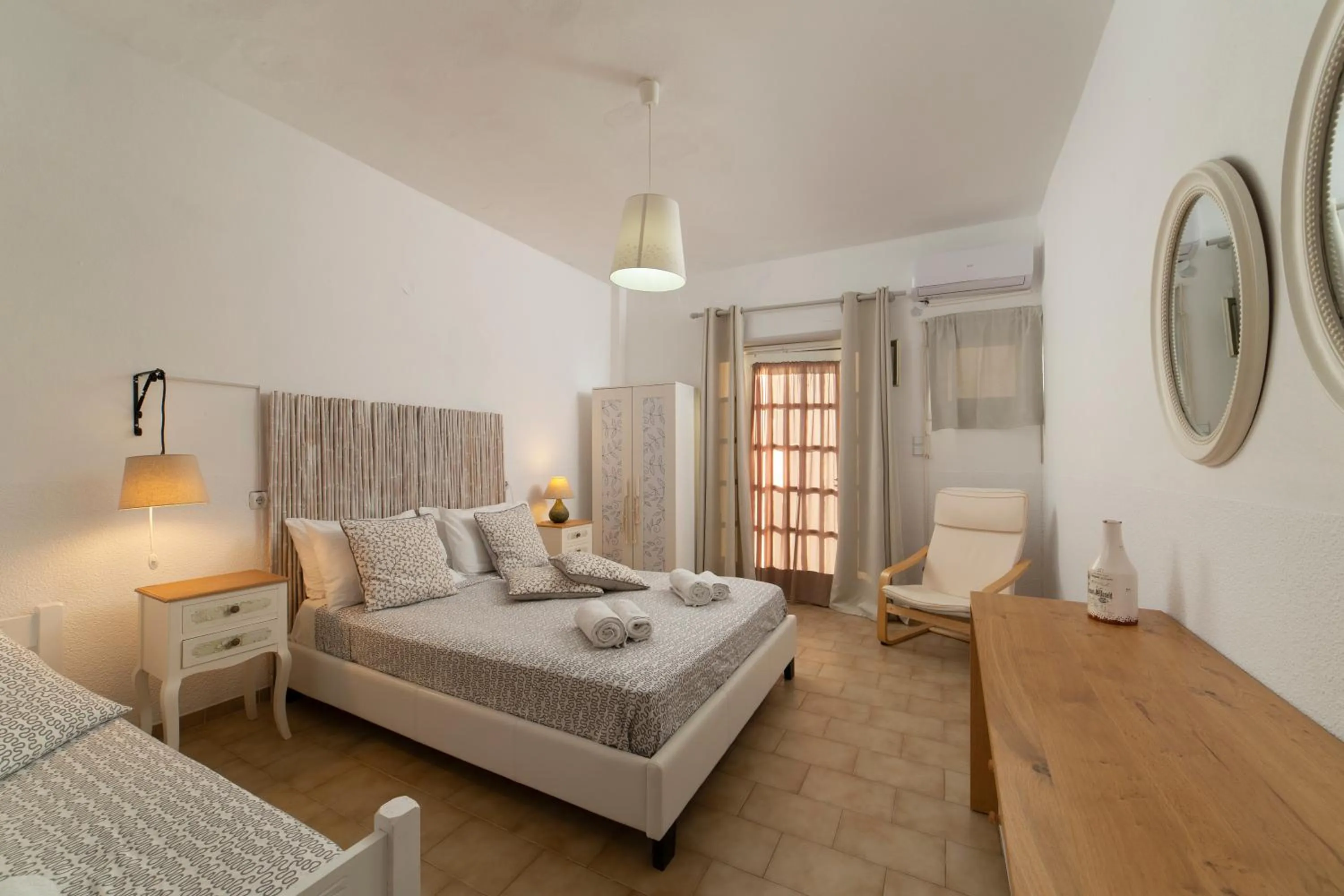 Bed in Villa Fiamegou Andros