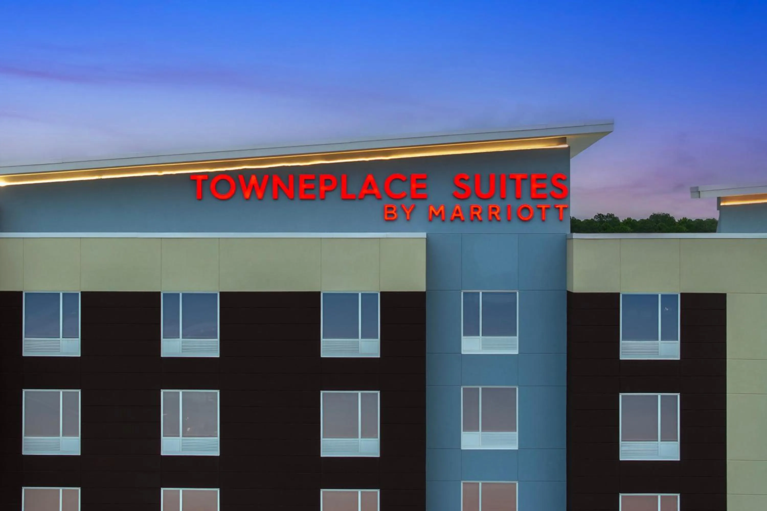 Property building in TownePlace Suites Jacksonville Airport
