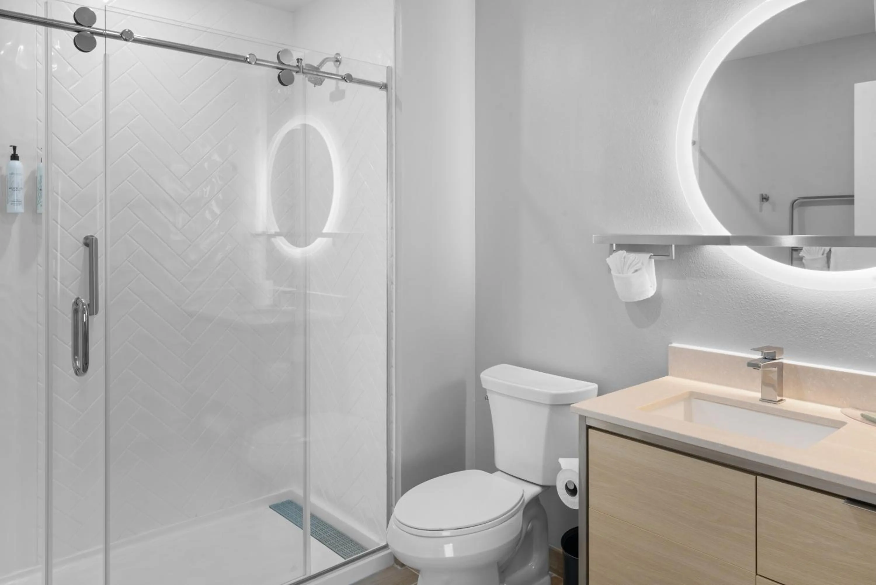 Shower in TownePlace Suites Jacksonville Airport