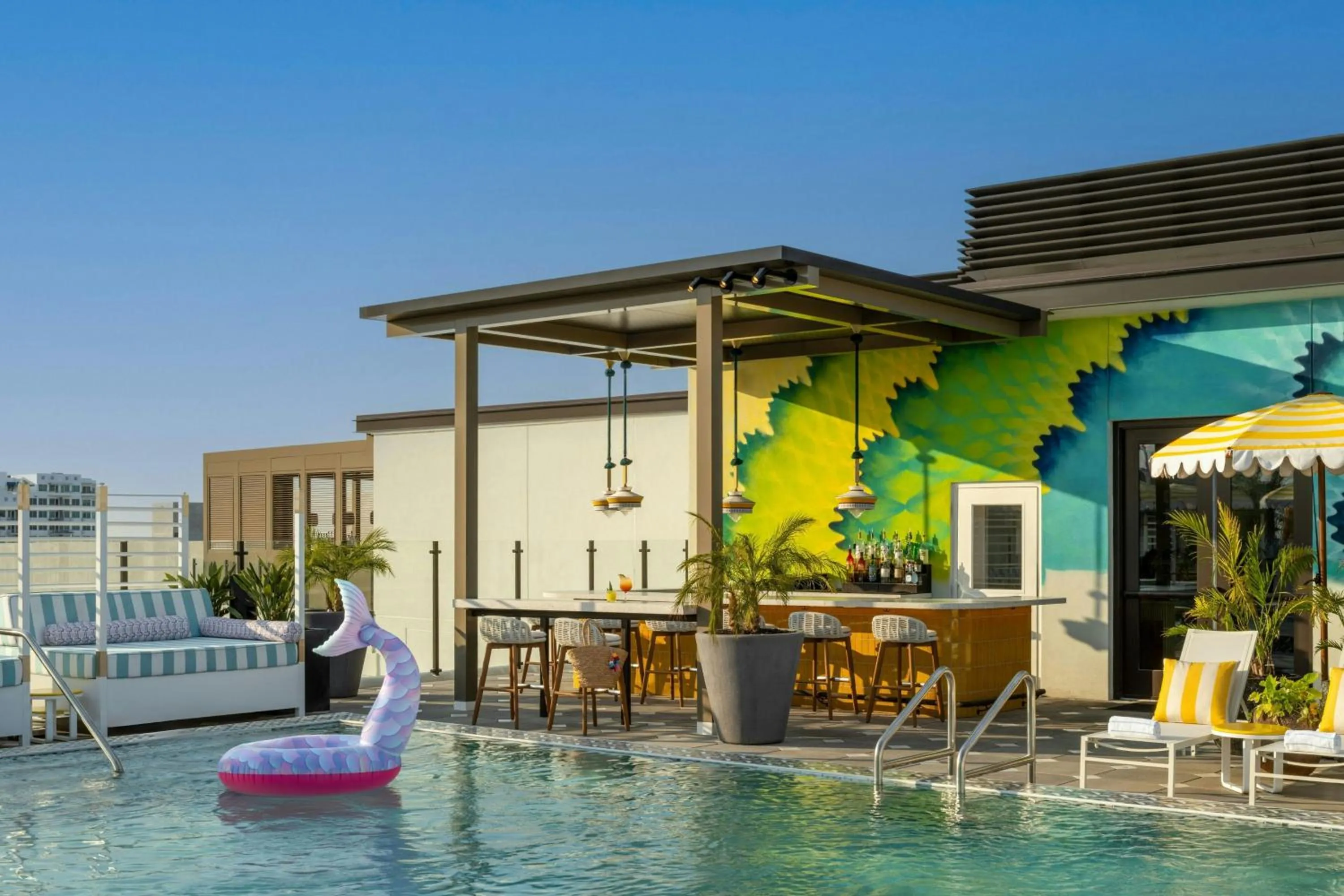 Restaurant/places to eat in Moxy St. Petersburg Downtown