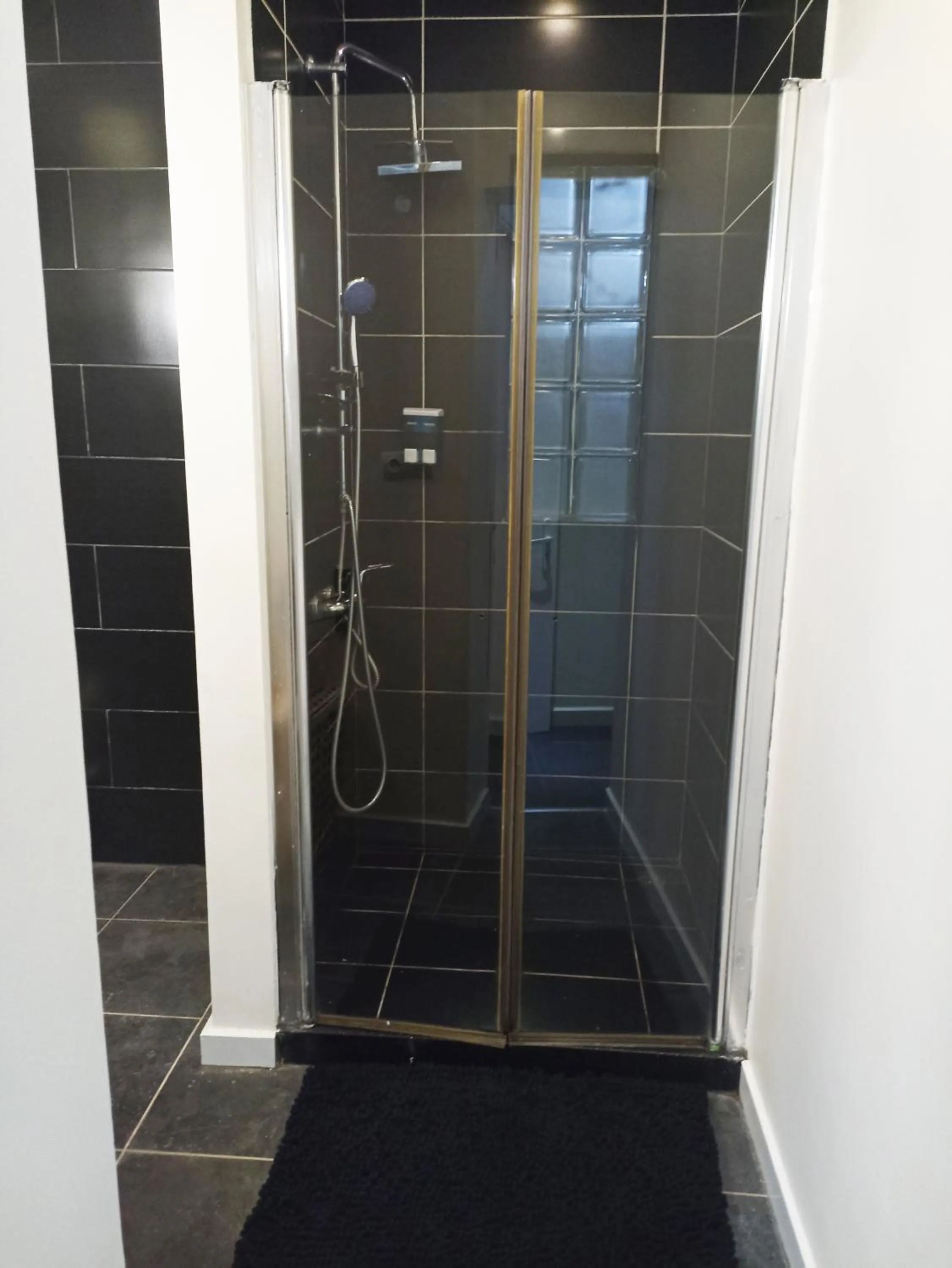 Hôtel Les 12 Collines, Ivato Aéroport