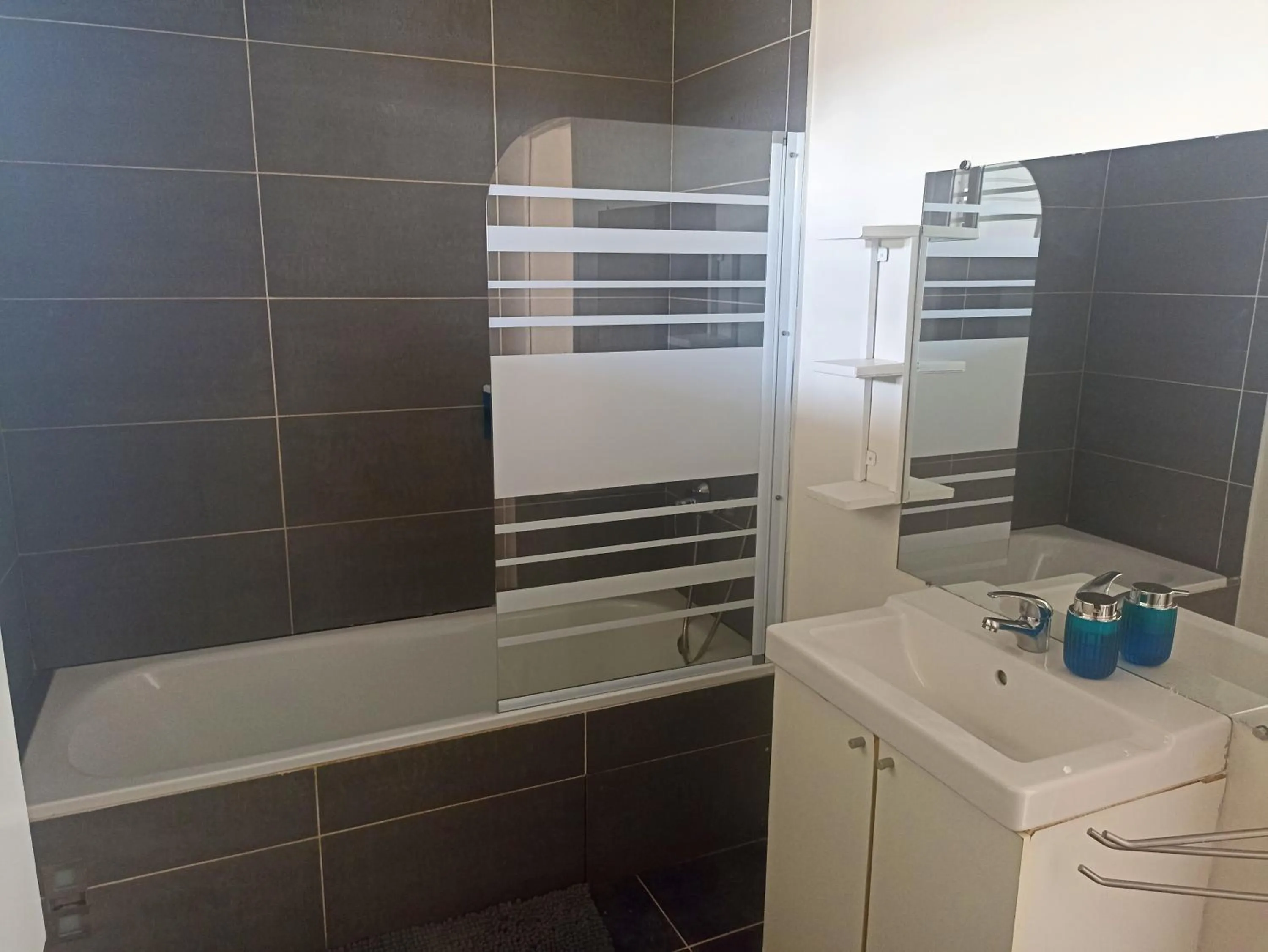 Hôtel Les 12 Collines, Ivato Aéroport