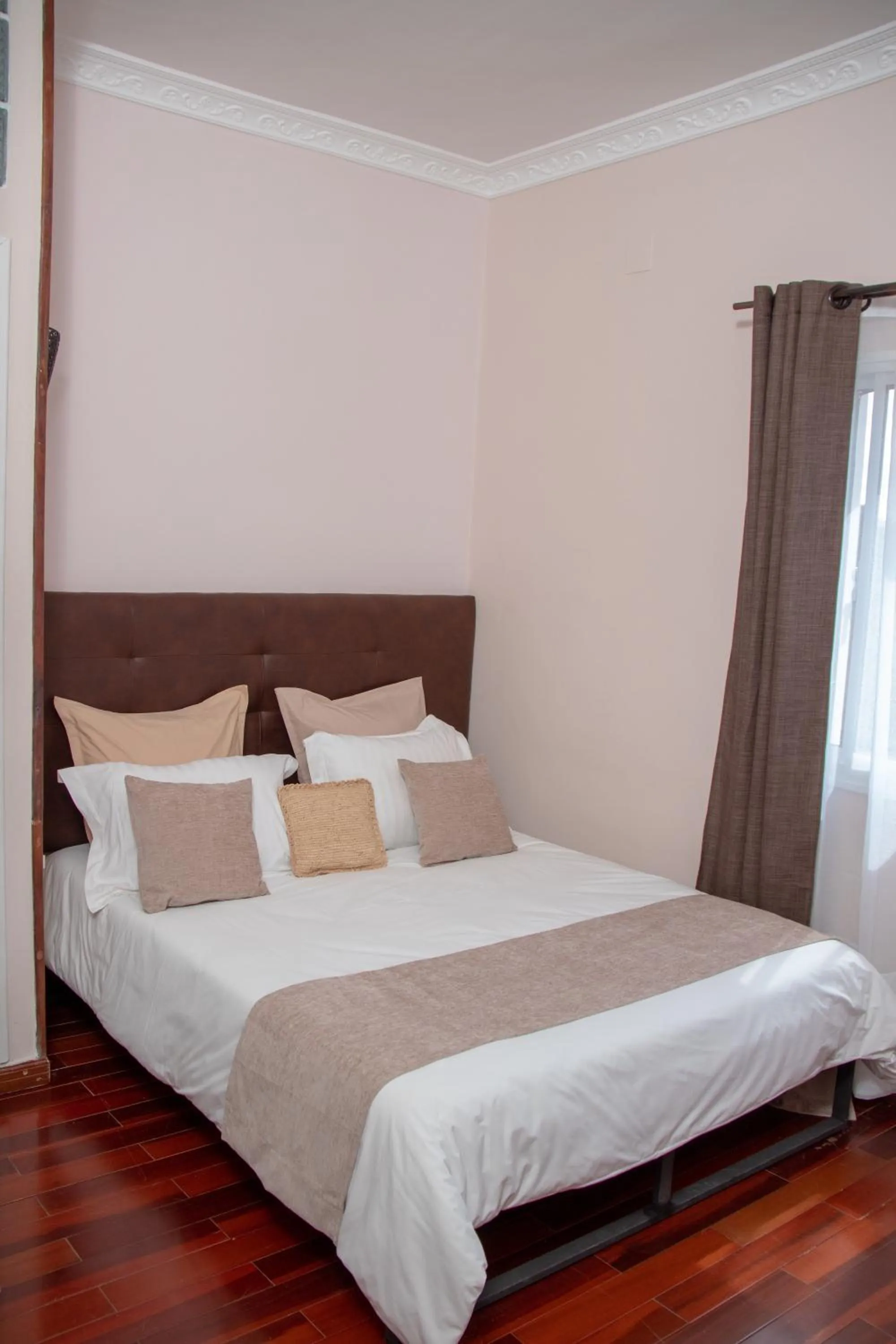 Bedroom, Bed in Hôtel Les 12 Collines, Ivato Aéroport