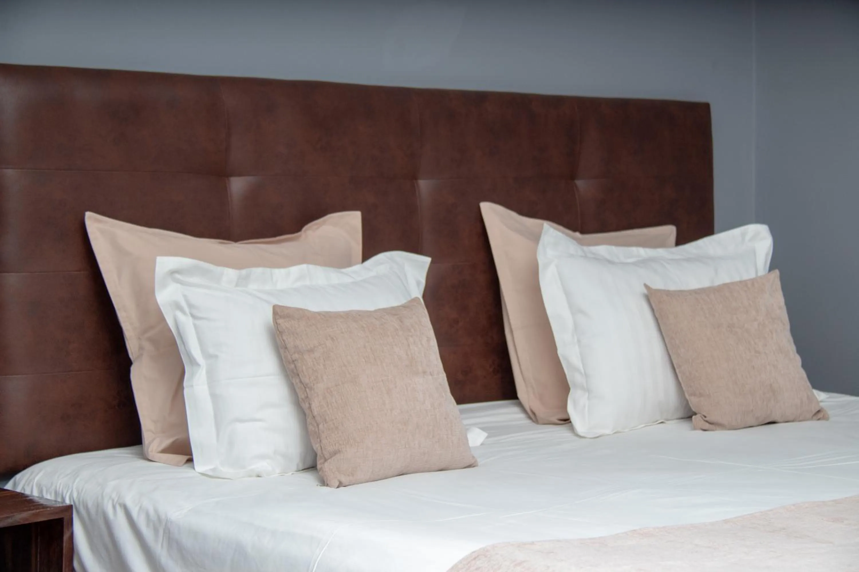 Bed in Hôtel Les 12 Collines, Ivato Aéroport