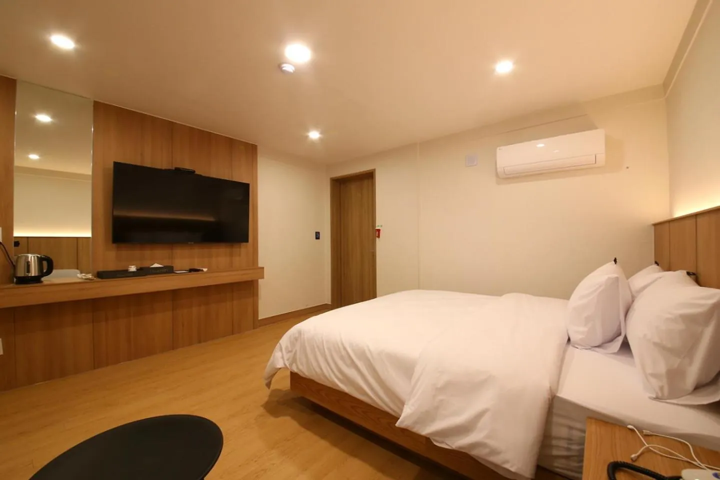 Decorative detail, Bed in MGM Hotel