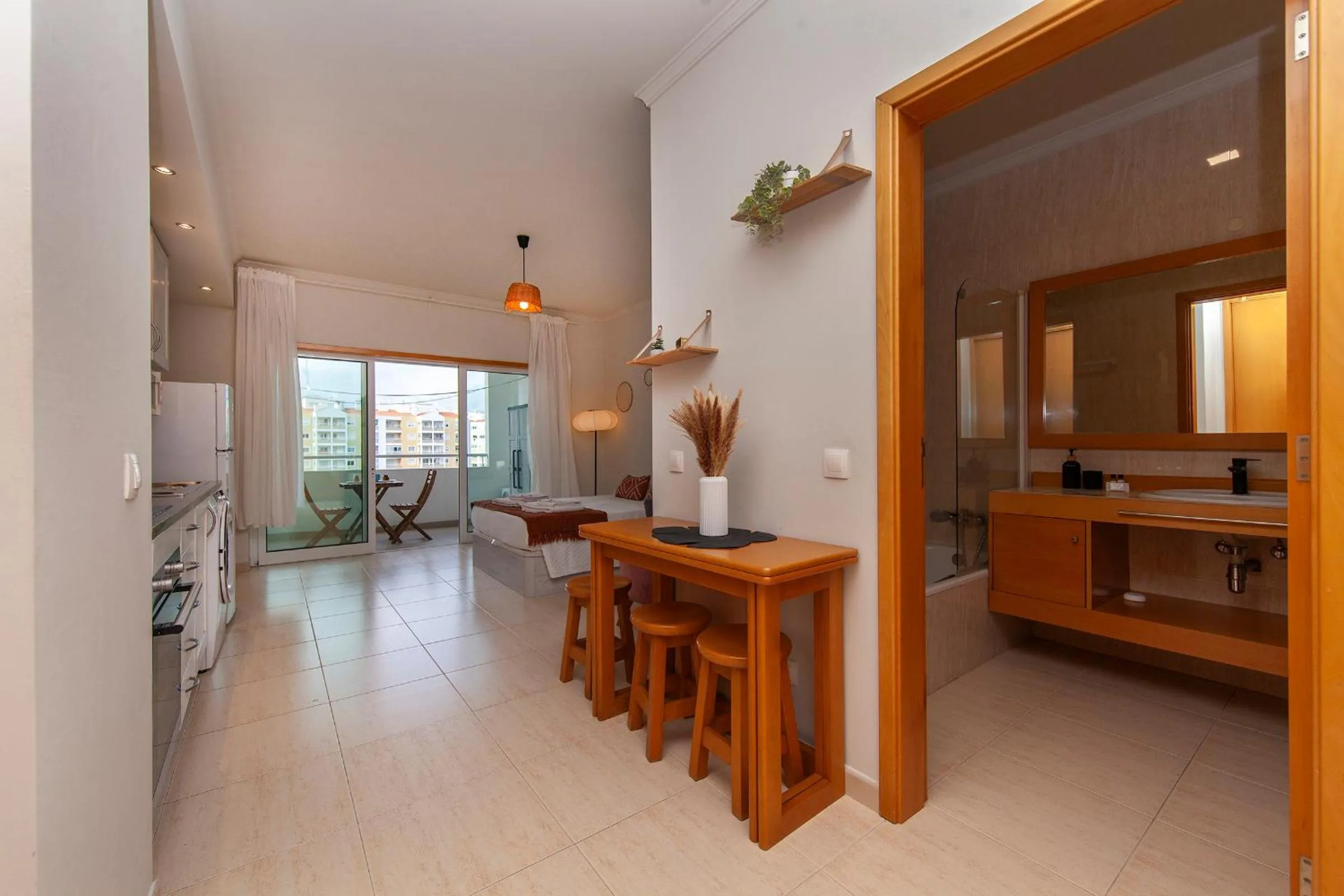 Kitchen or kitchenette in B44 - Alto do Quintao Central Apartment