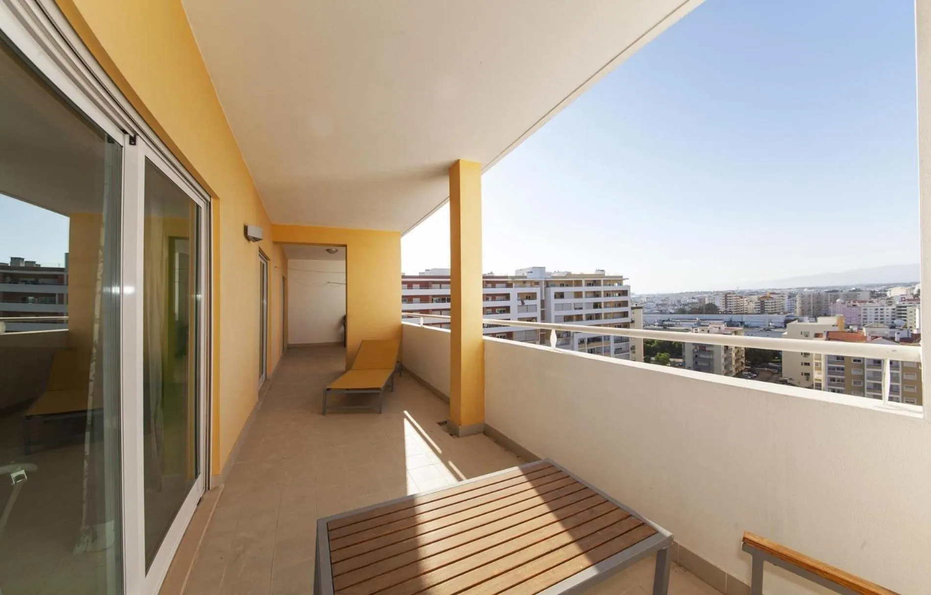 Floor plan in B44 - Alto do Quintao Central Apartment