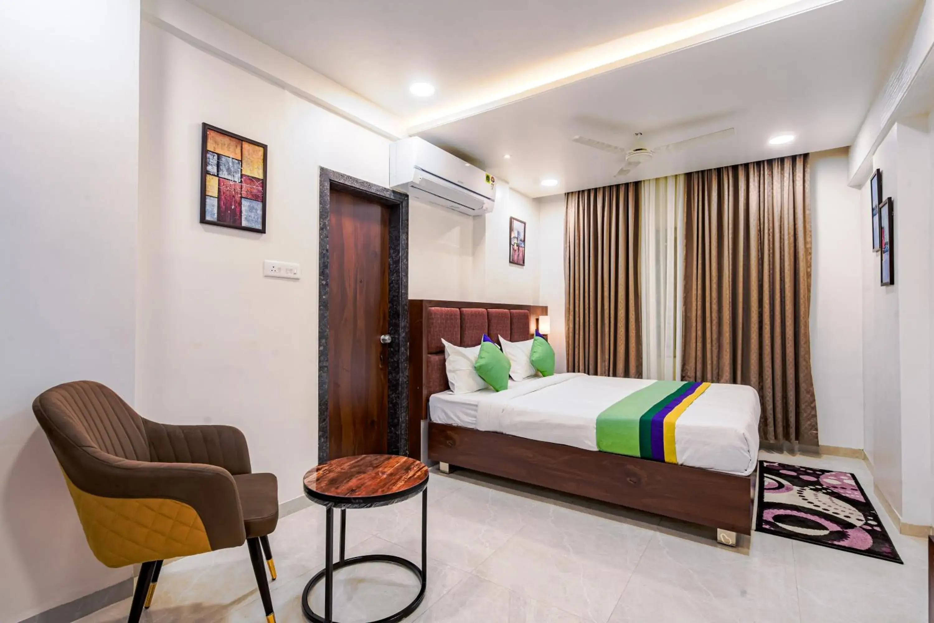 Standard Double Room - single occupancy in Treebo A1 Residency, Hingna T Point Standard Double Room - single occupancy in Treebo A1 Residency, Hingna T Point