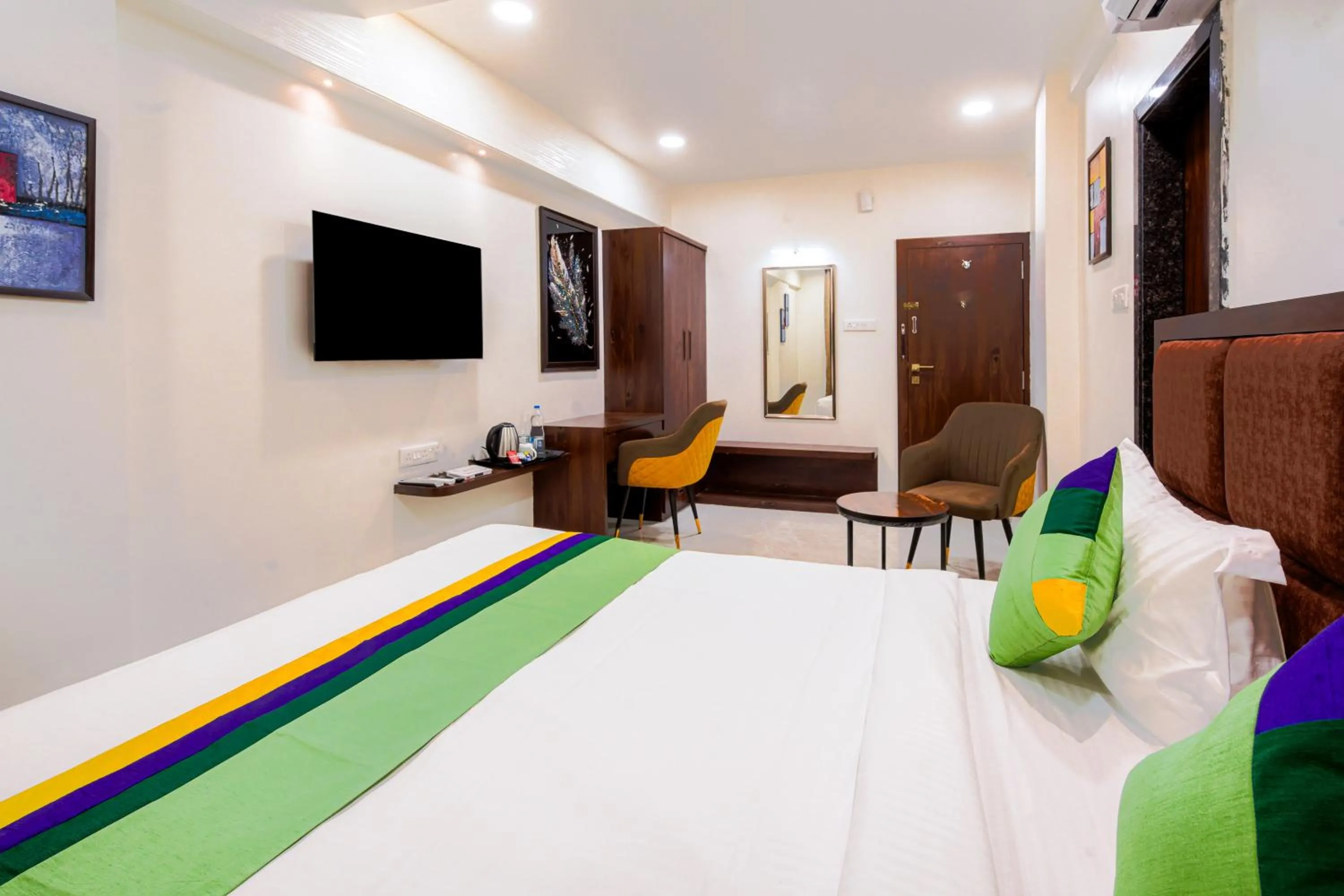 Bedroom, Bed in Treebo A1 Residency, Hingna T Point