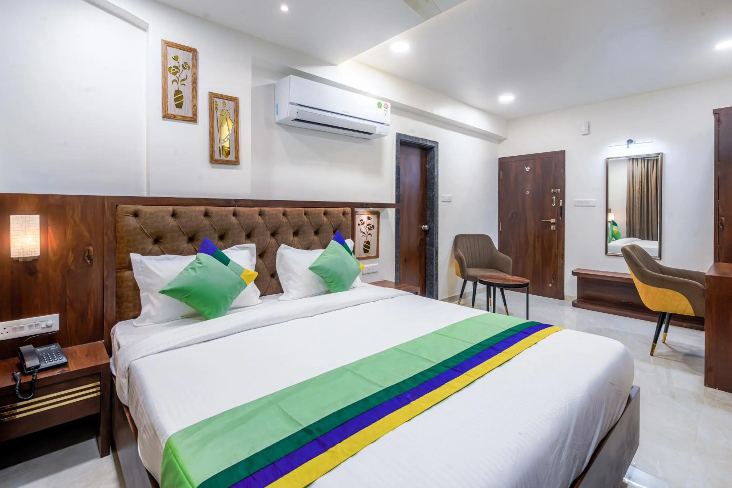 Bedroom, Bed in Treebo A1 Residency, Hingna T Point