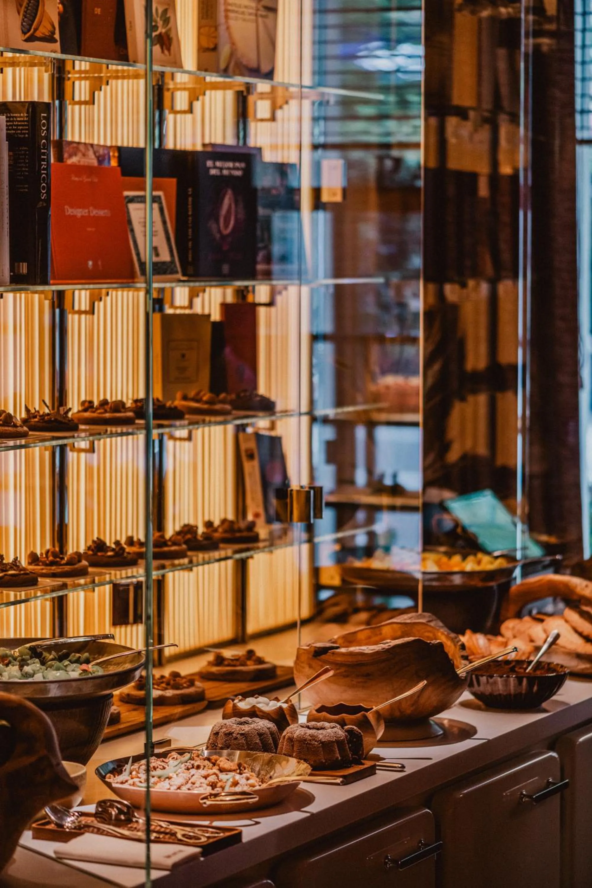 Restaurant/places to eat in Brach Madrid - Evok Collection