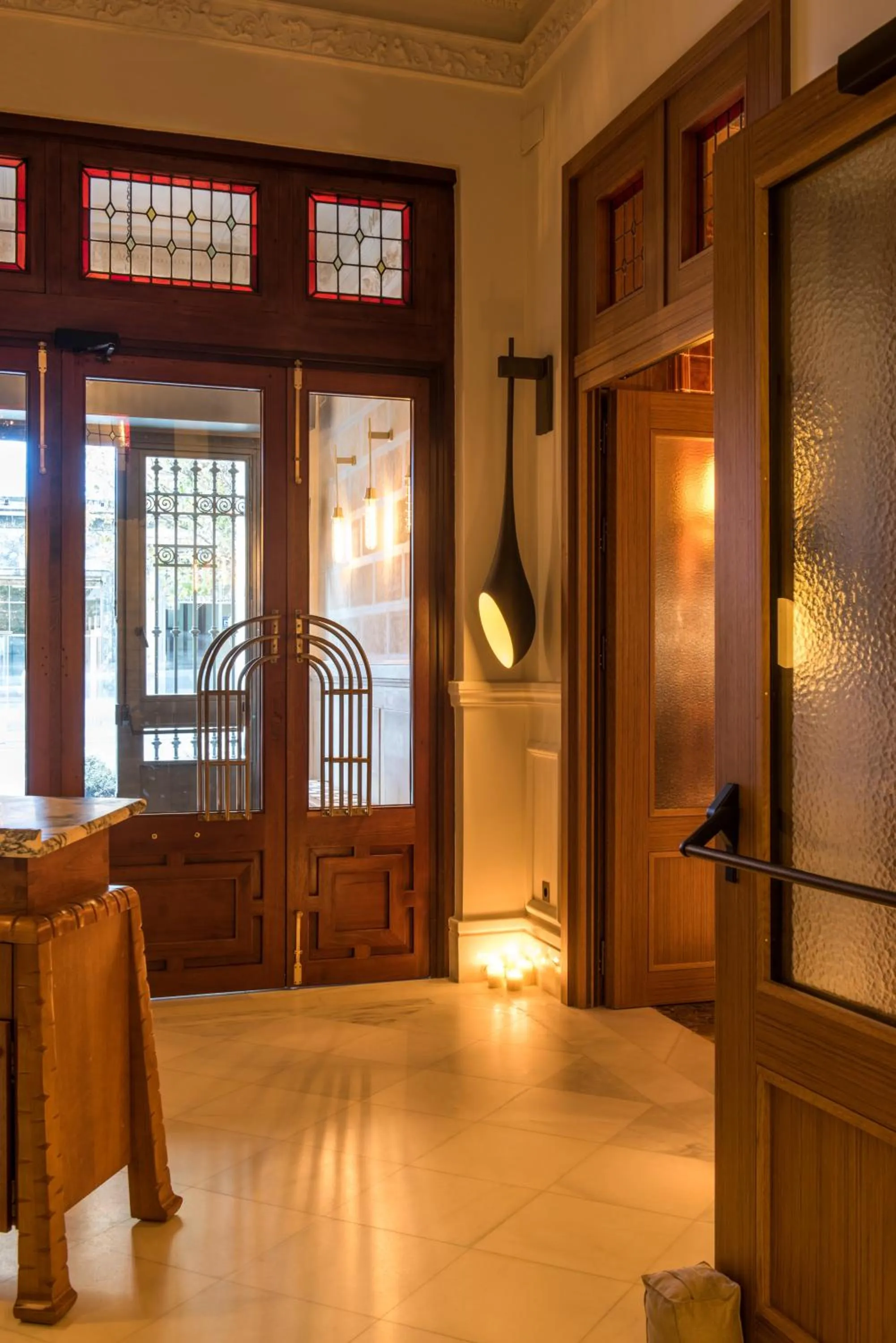 Facade/entrance in Brach Madrid - Evok Collection