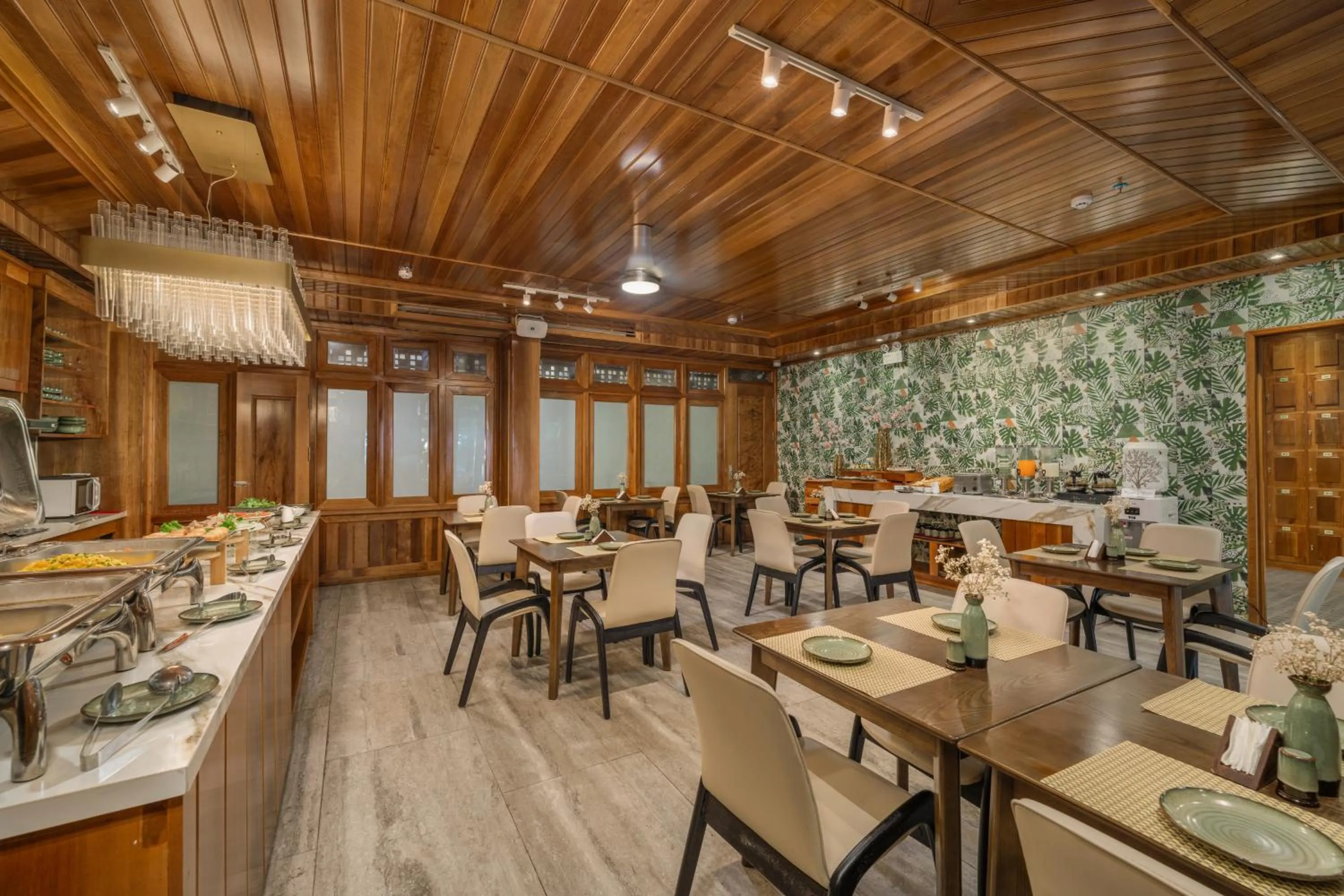 Restaurant/places to eat in Mixay Boutique Hotel Da Nang