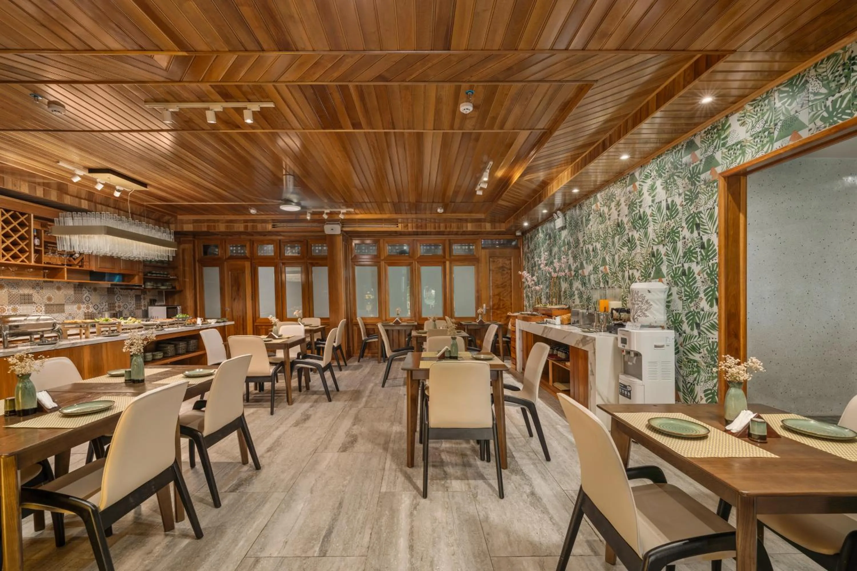 Restaurant/places to eat in Mixay Boutique Hotel Da Nang