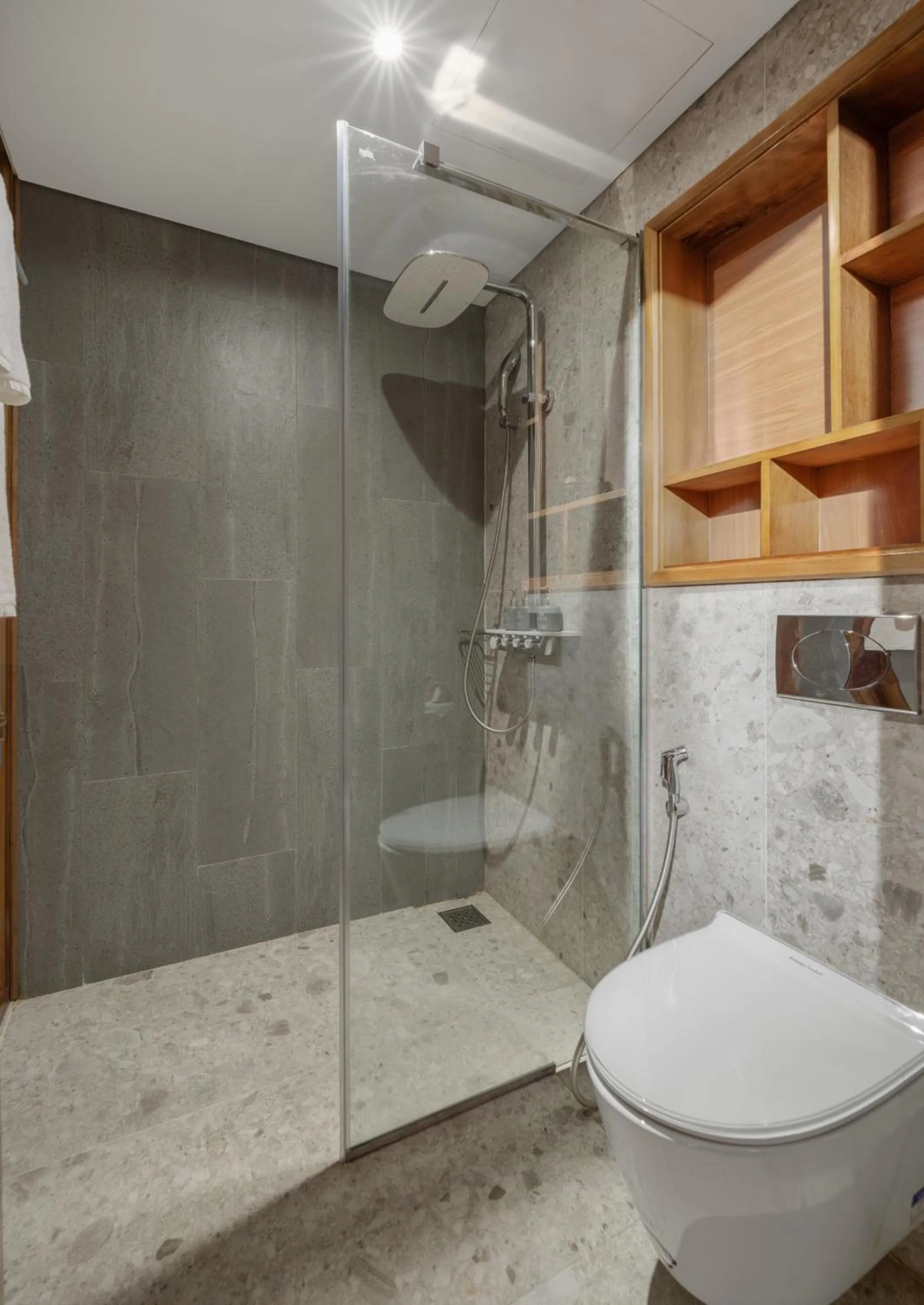 Shower in Mixay Boutique Hotel Da Nang