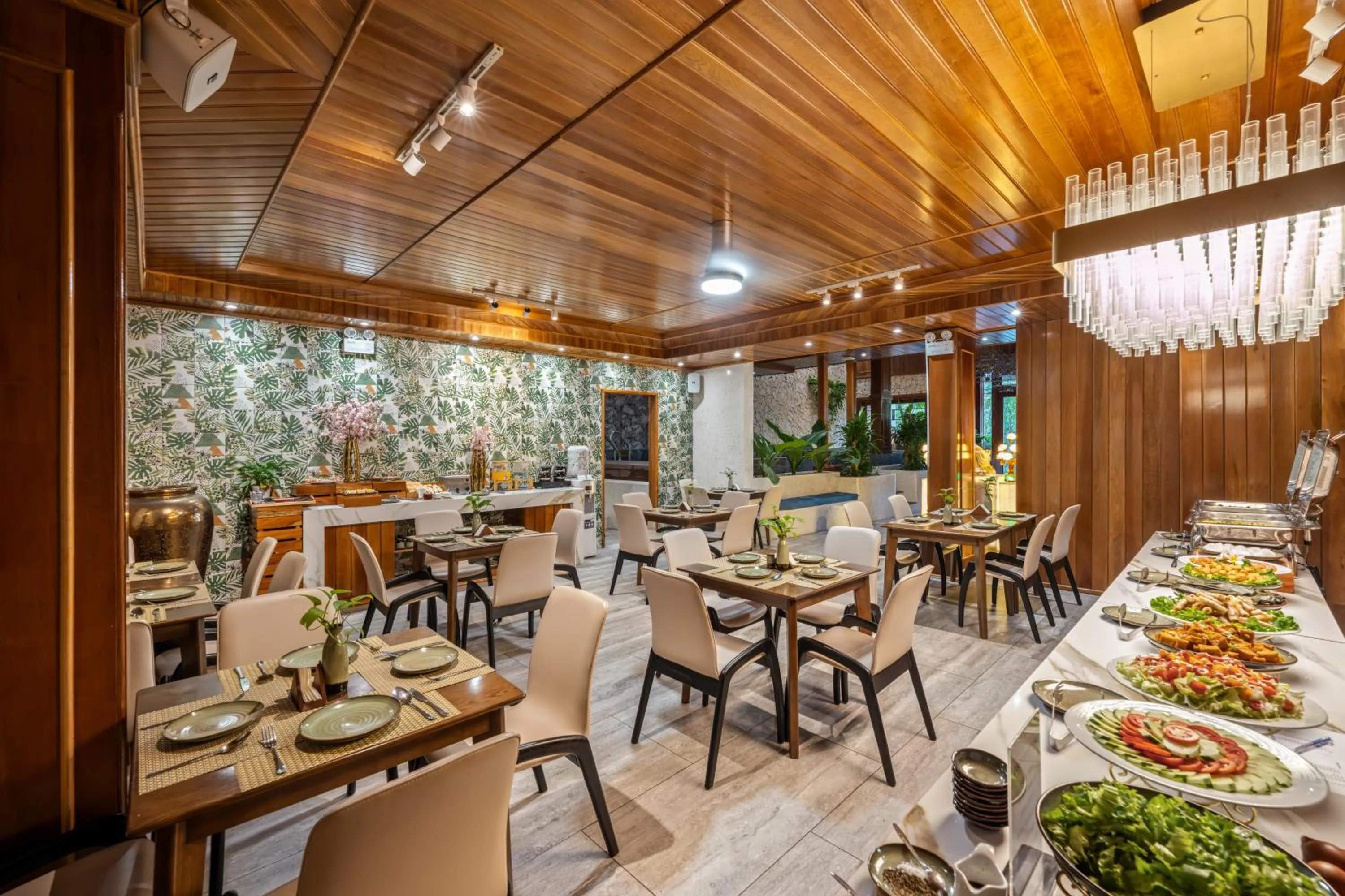 Restaurant/places to eat in Mixay Boutique Hotel Da Nang