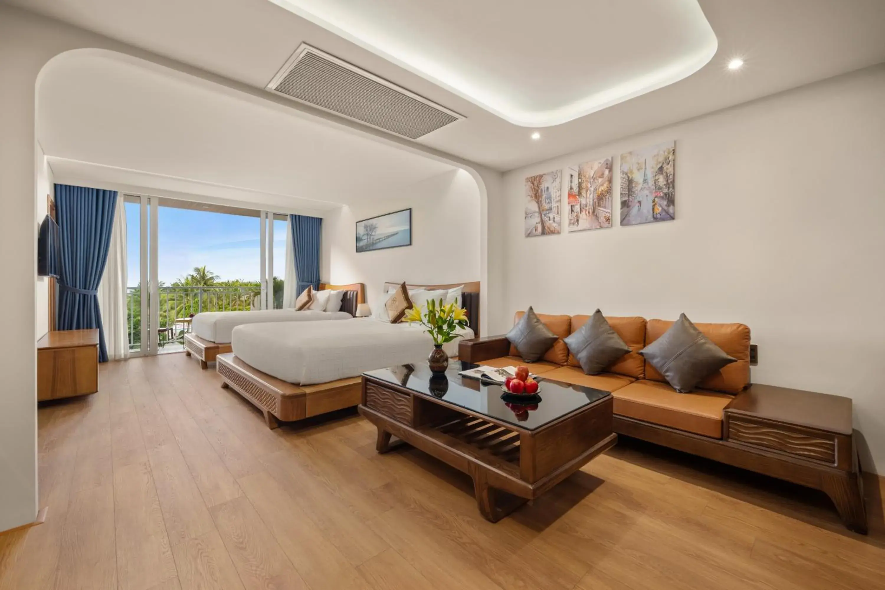 Family Studio with Balcony and Bathtub in Mixay Boutique Hotel Da Nang Family Studio with Balcony and Bathtub in Mixay Boutique Hotel Da Nang