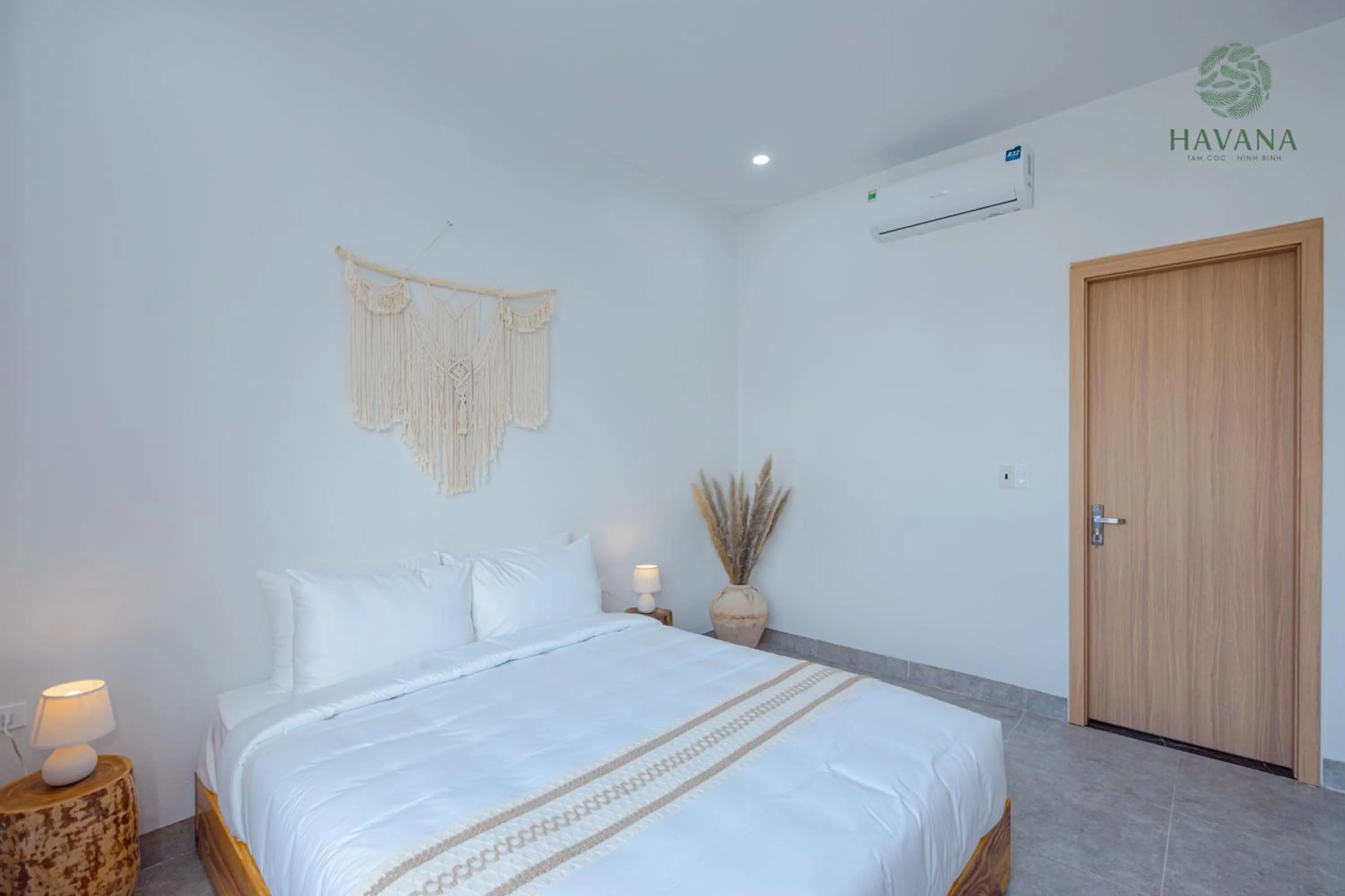 Bed in Havana Tam Coc Ninh Binh