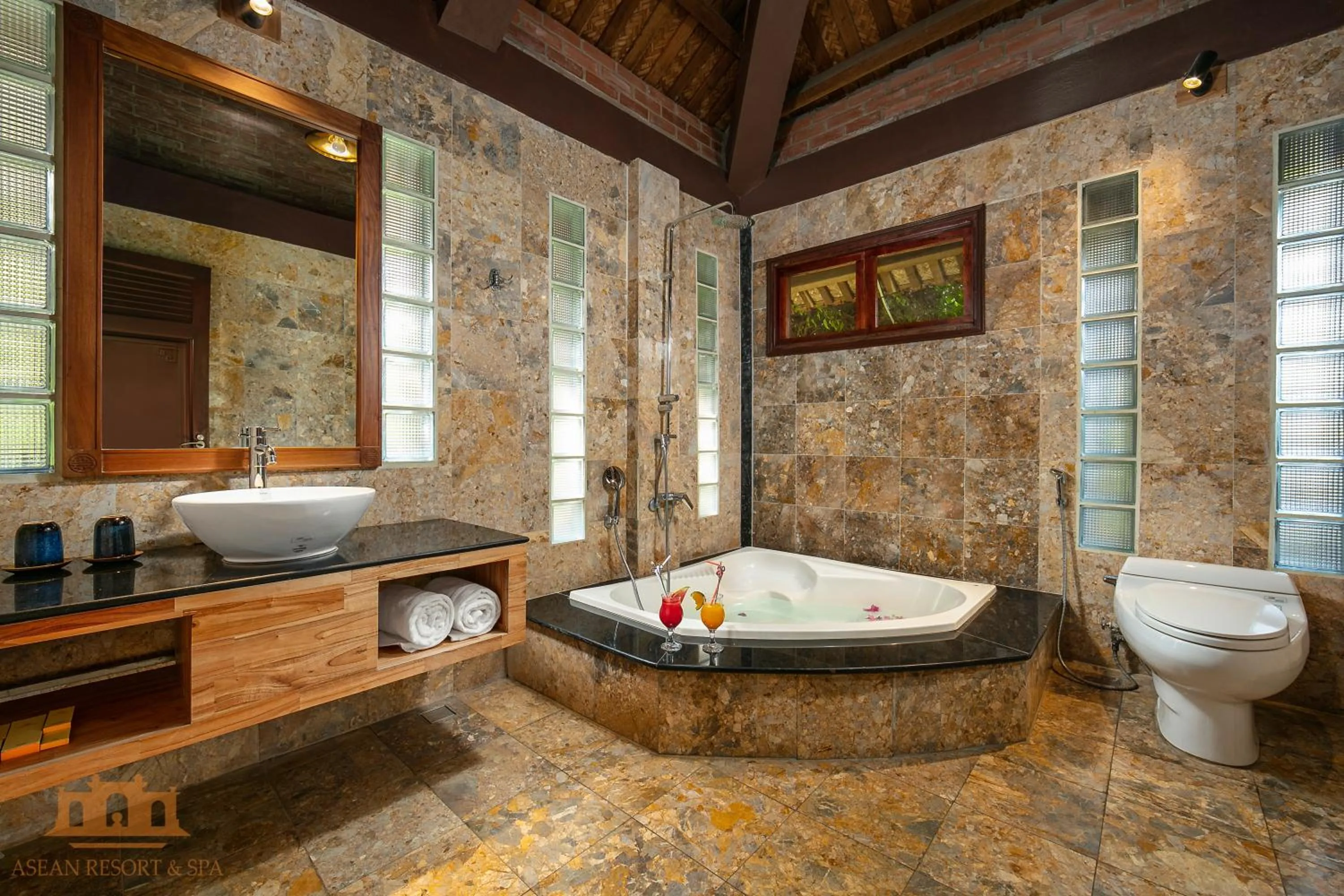 Toilet in Asean Resort - Shiki Onsen & Spa