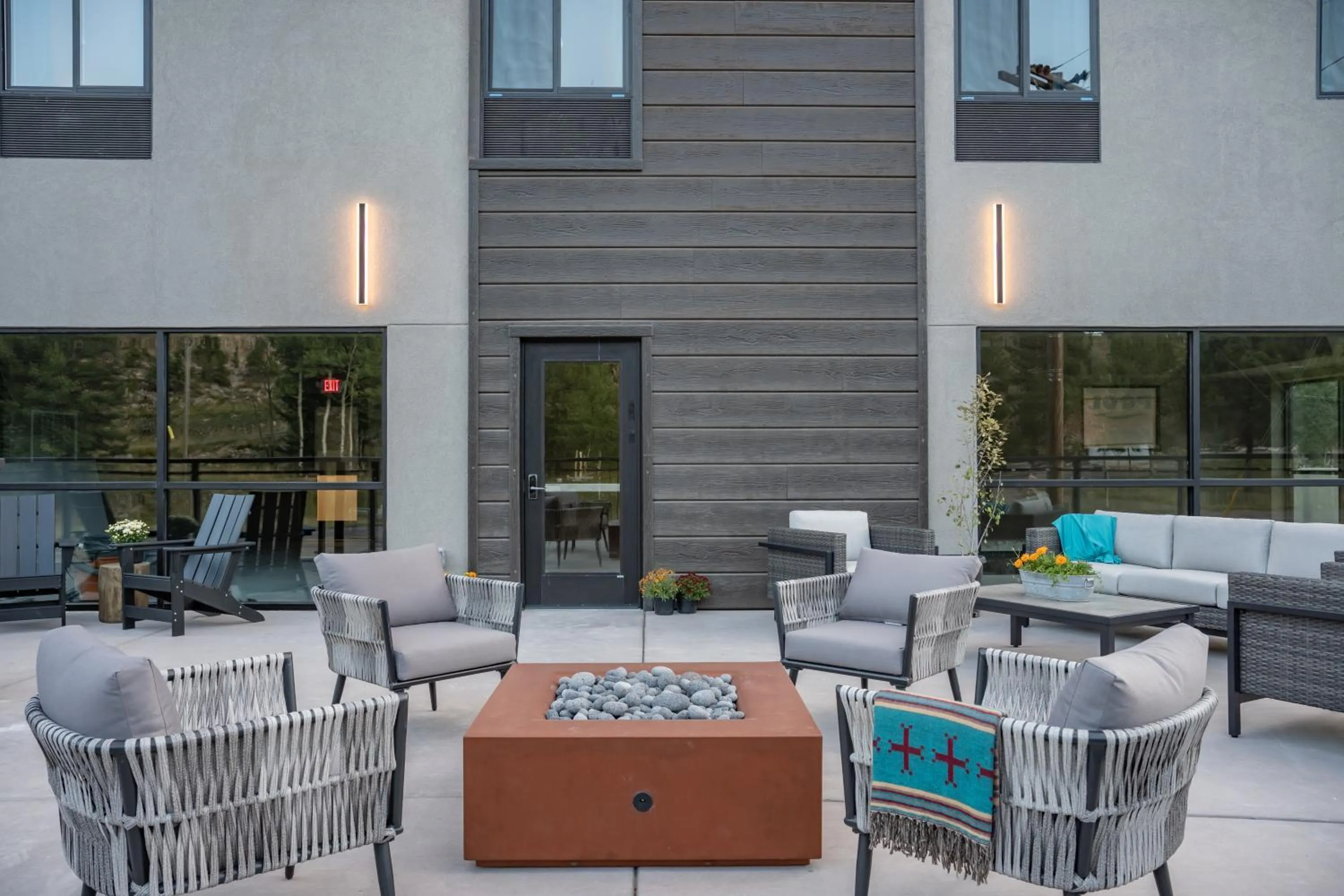 Patio in Grand Cloudcroft Hotel