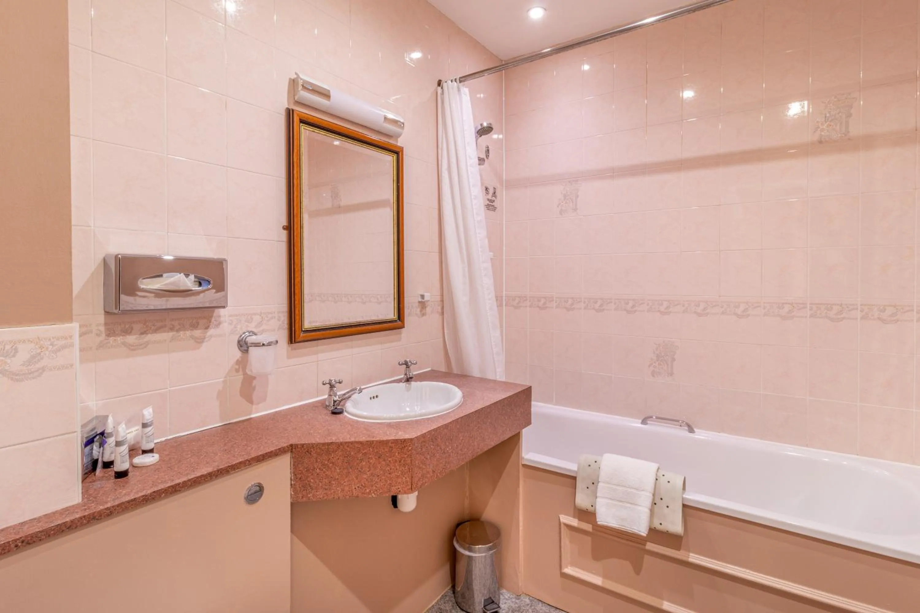 Shower in The Midland Hotel