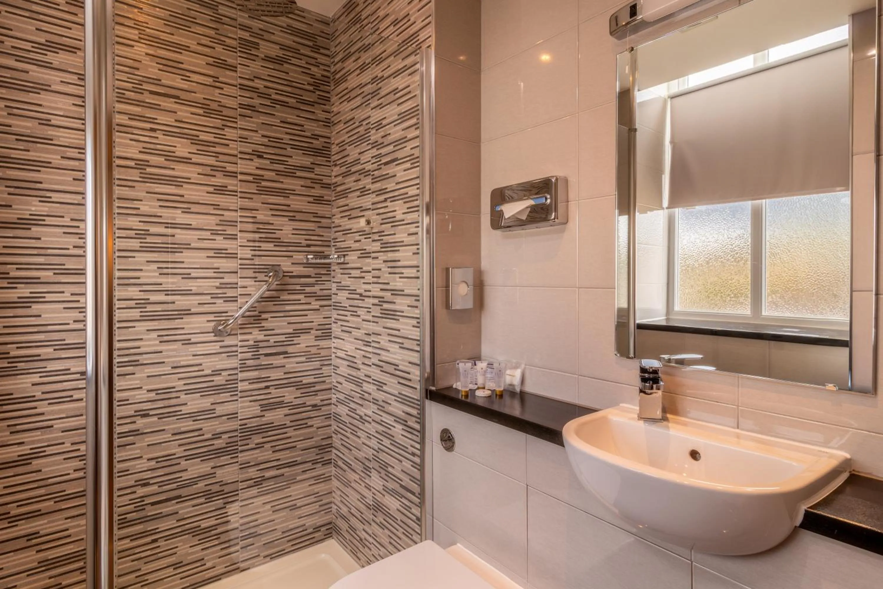 Shower in The Midland Hotel