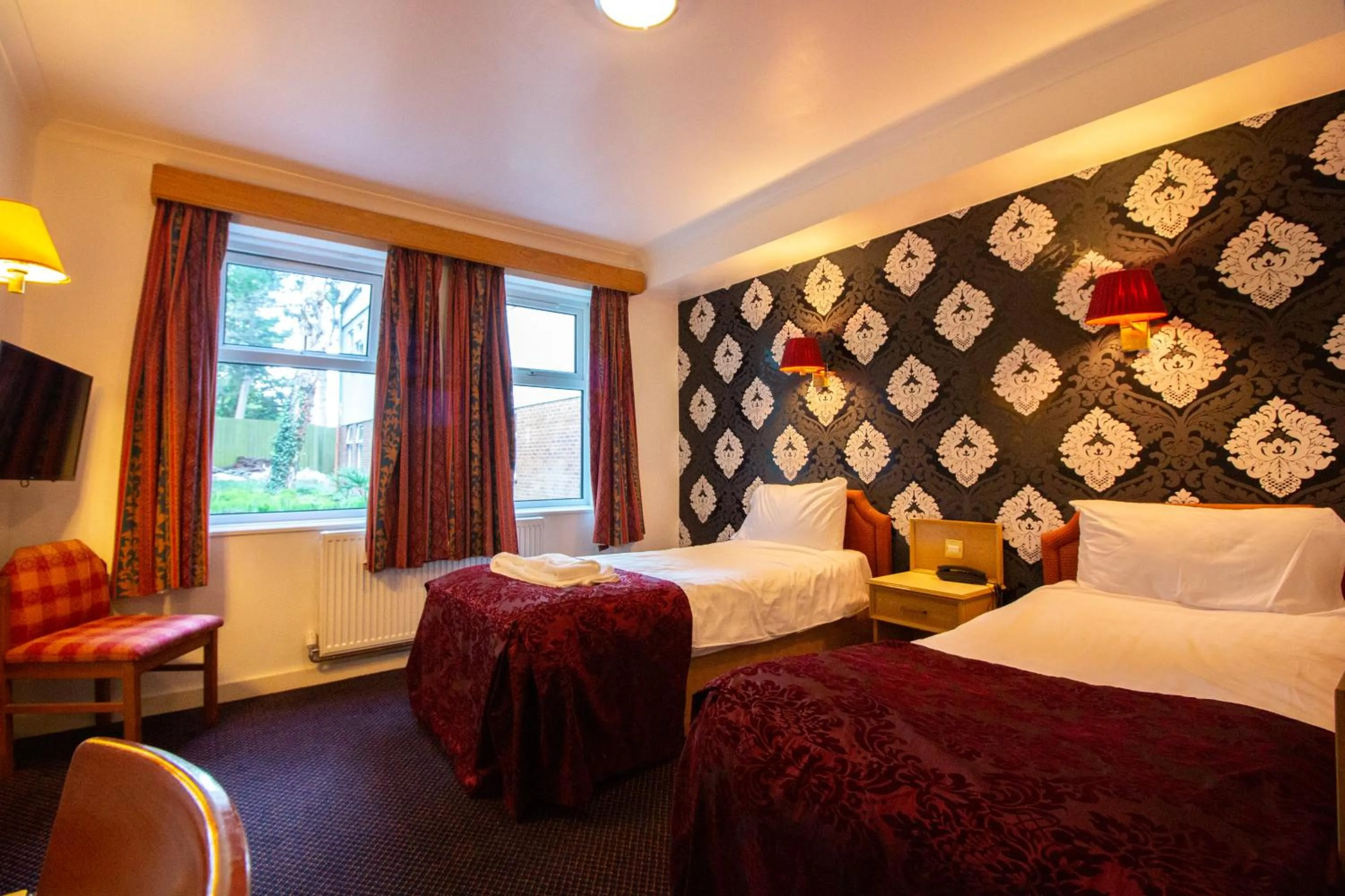 Bedroom, Bed in Westone Manor Hotel