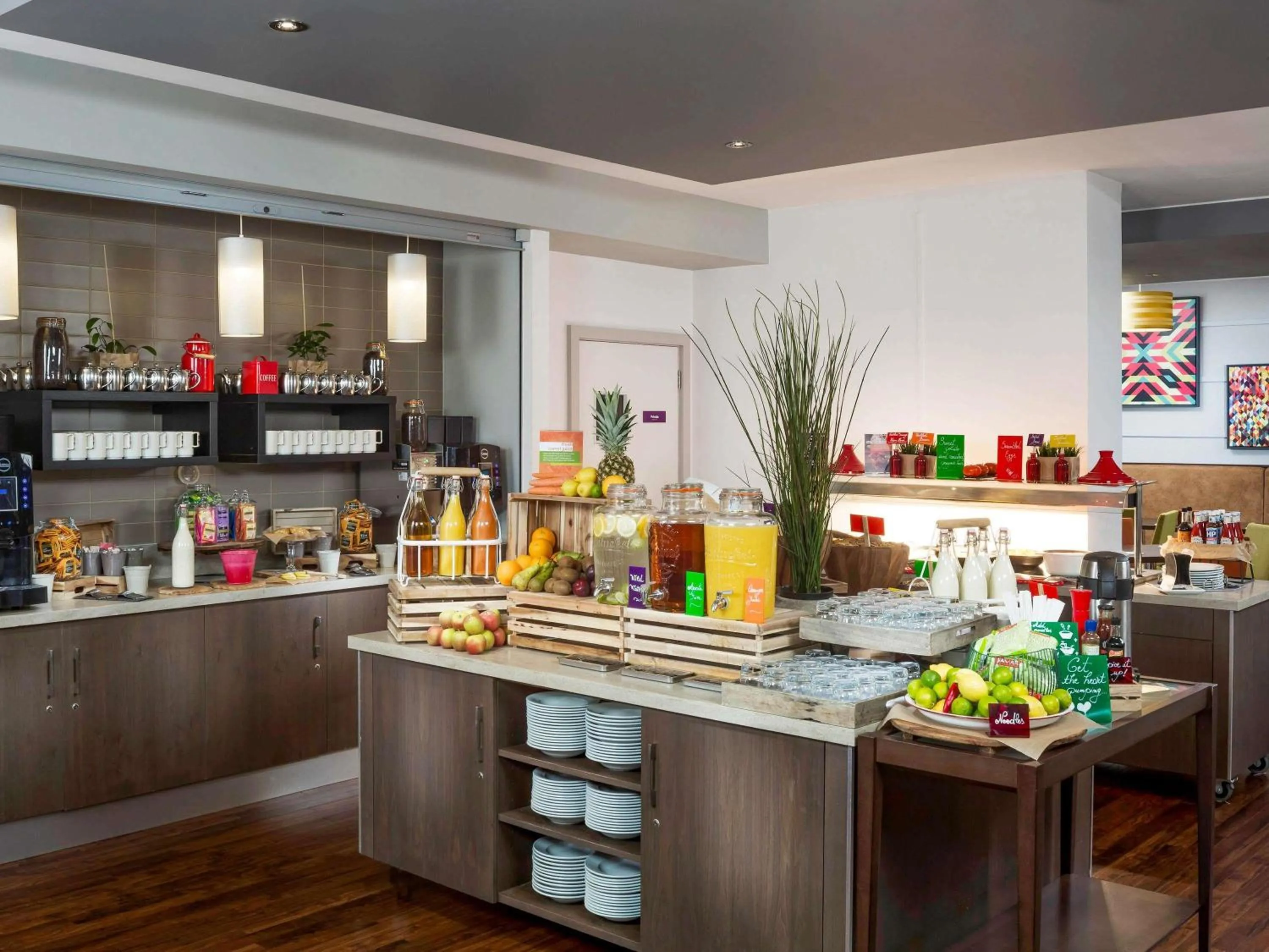 Restaurant/places to eat in Mercure Northampton